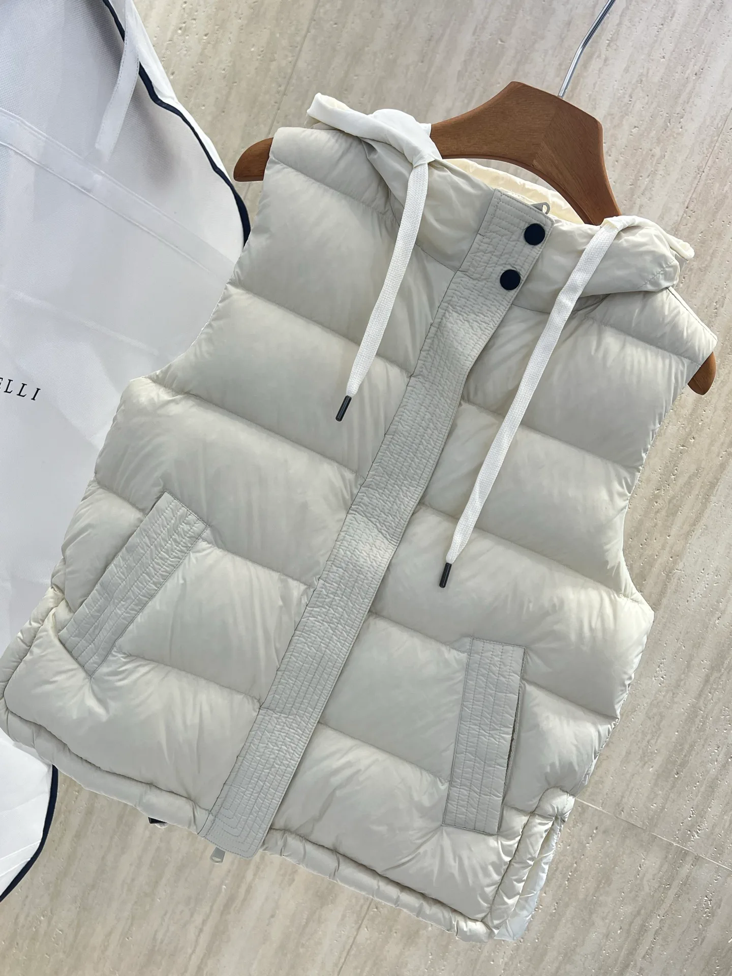Жилеты Женские Brunello Cucinelli 18417988