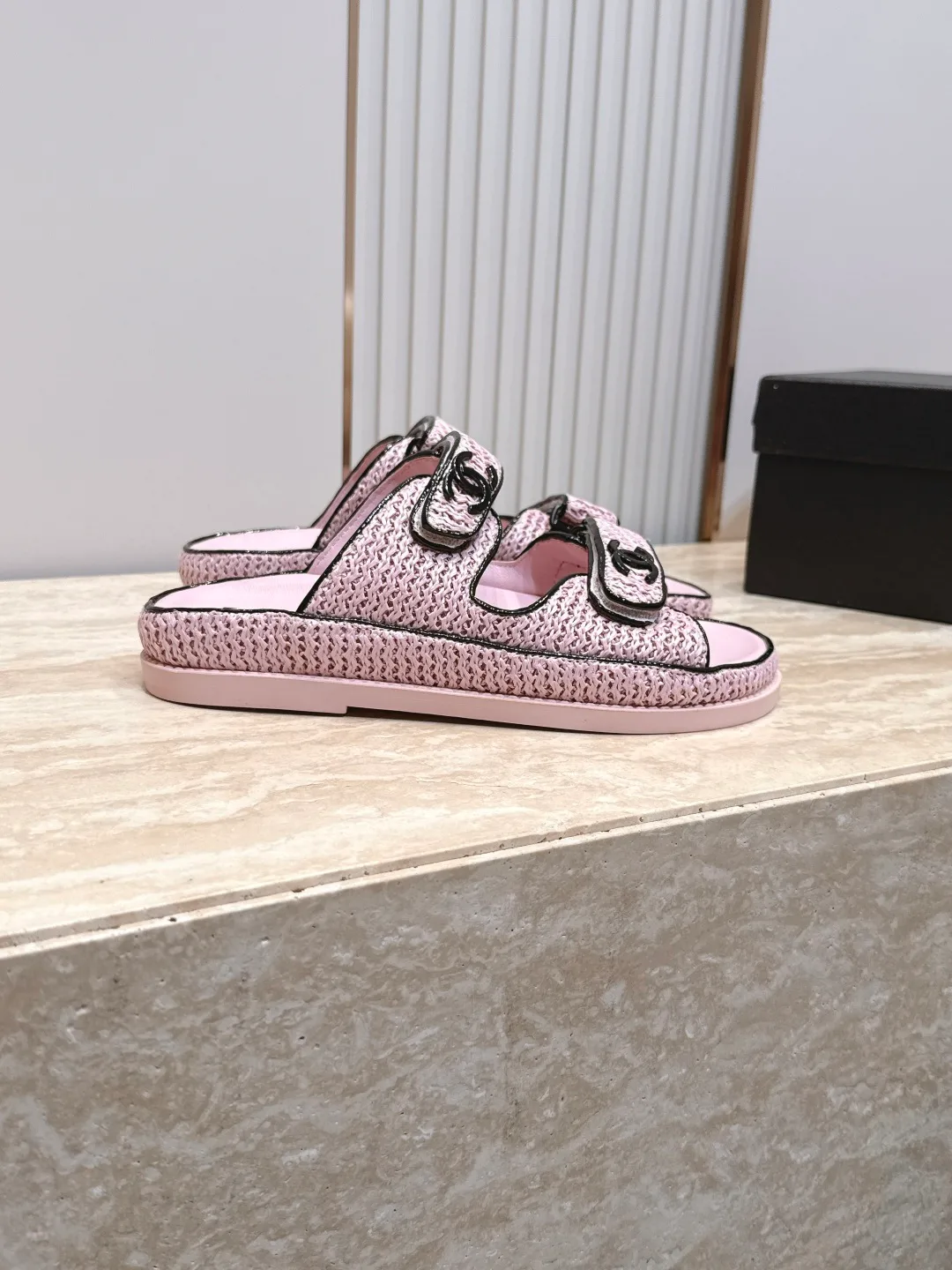 Шлепанцы Женские Chanel 17336040