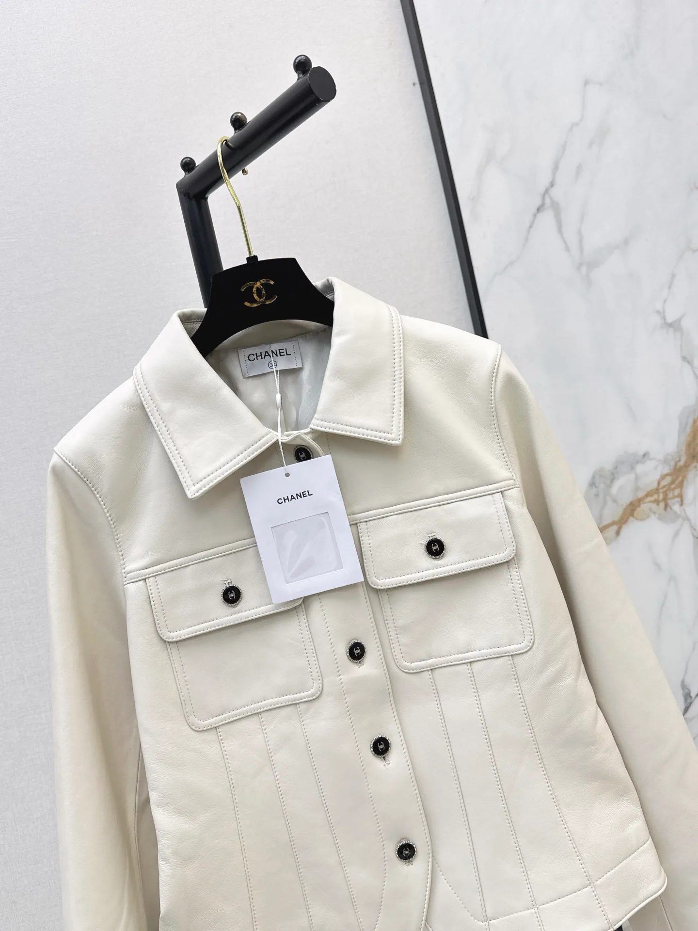 Кожаные Куртки И Дублёнки Женские Chanel 18173022