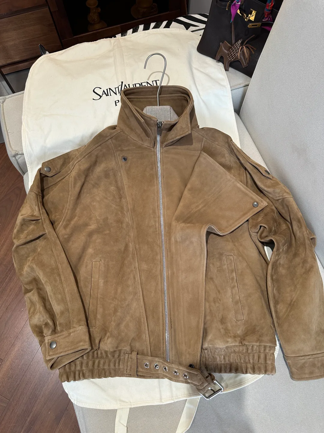 Кожаные Куртки И Дублёнки Женские Saint Laurent 18485358