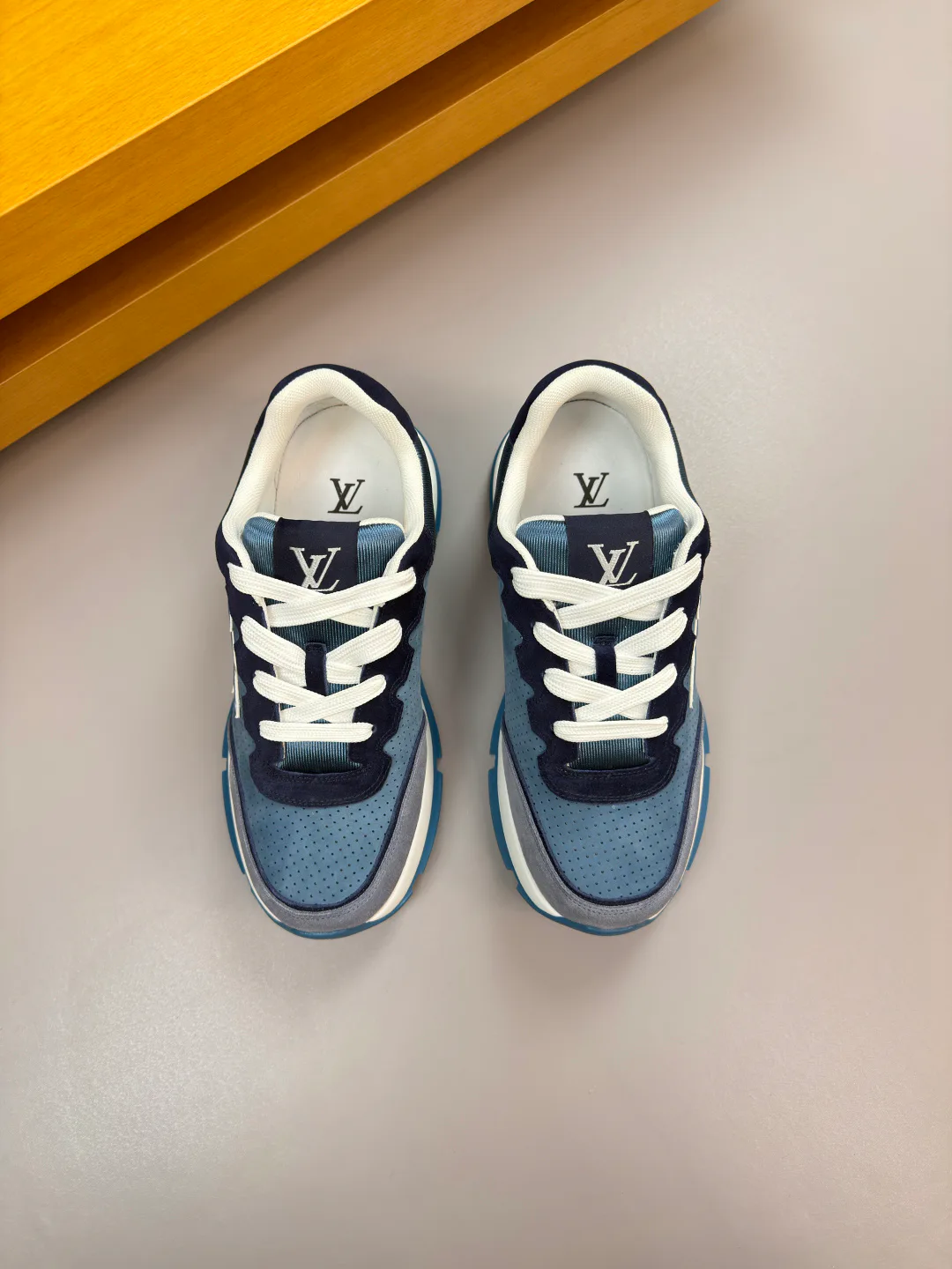 Кроссовки Мужские Louis Vuitton 9898482