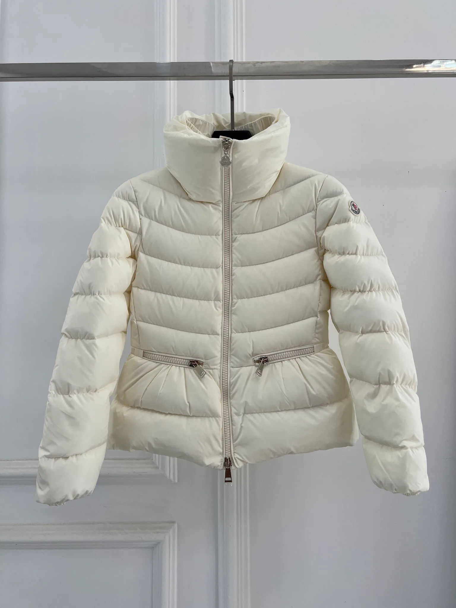 Куртки И Пуховики Женские Moncler 18416189