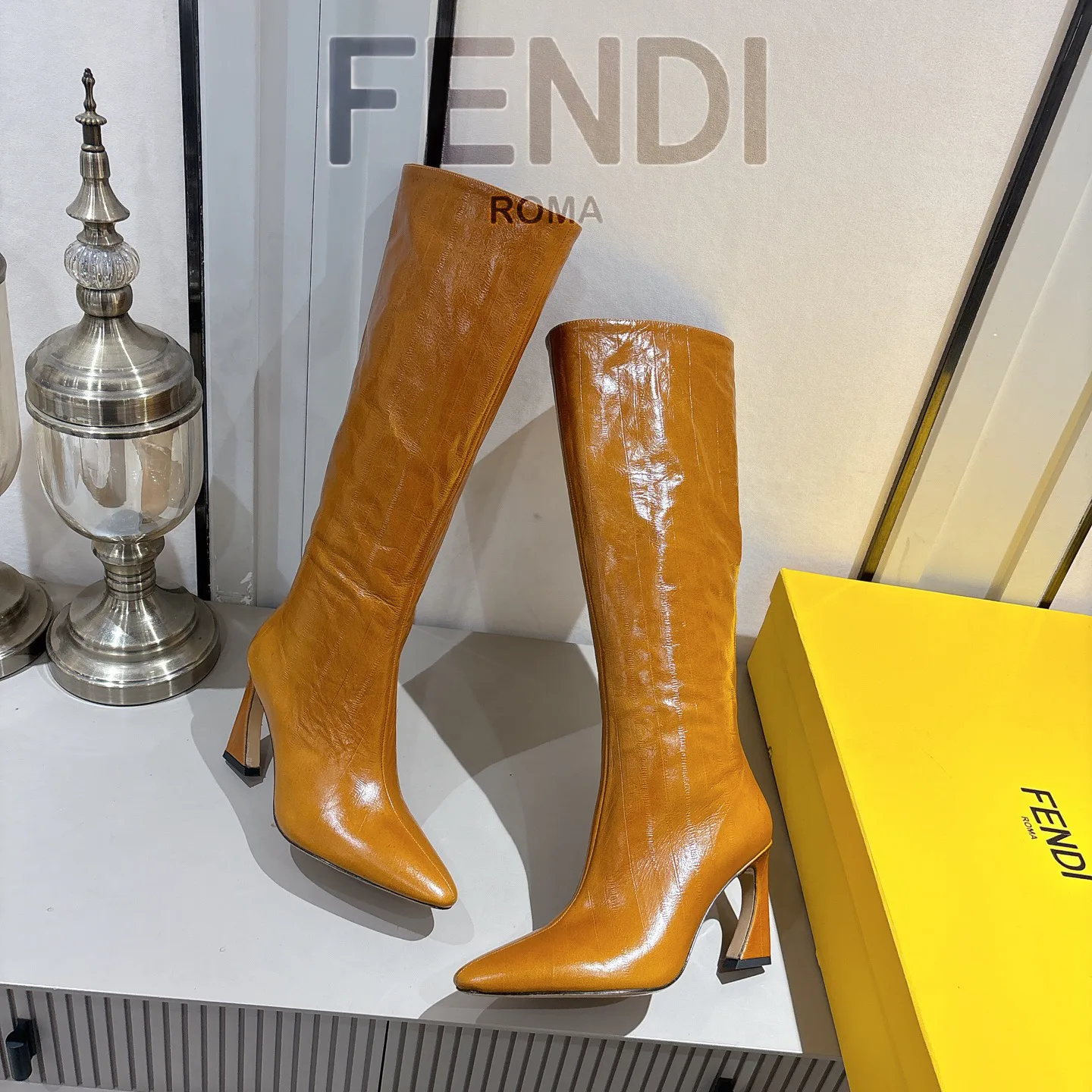 Сапоги Женские Fendi 18247877