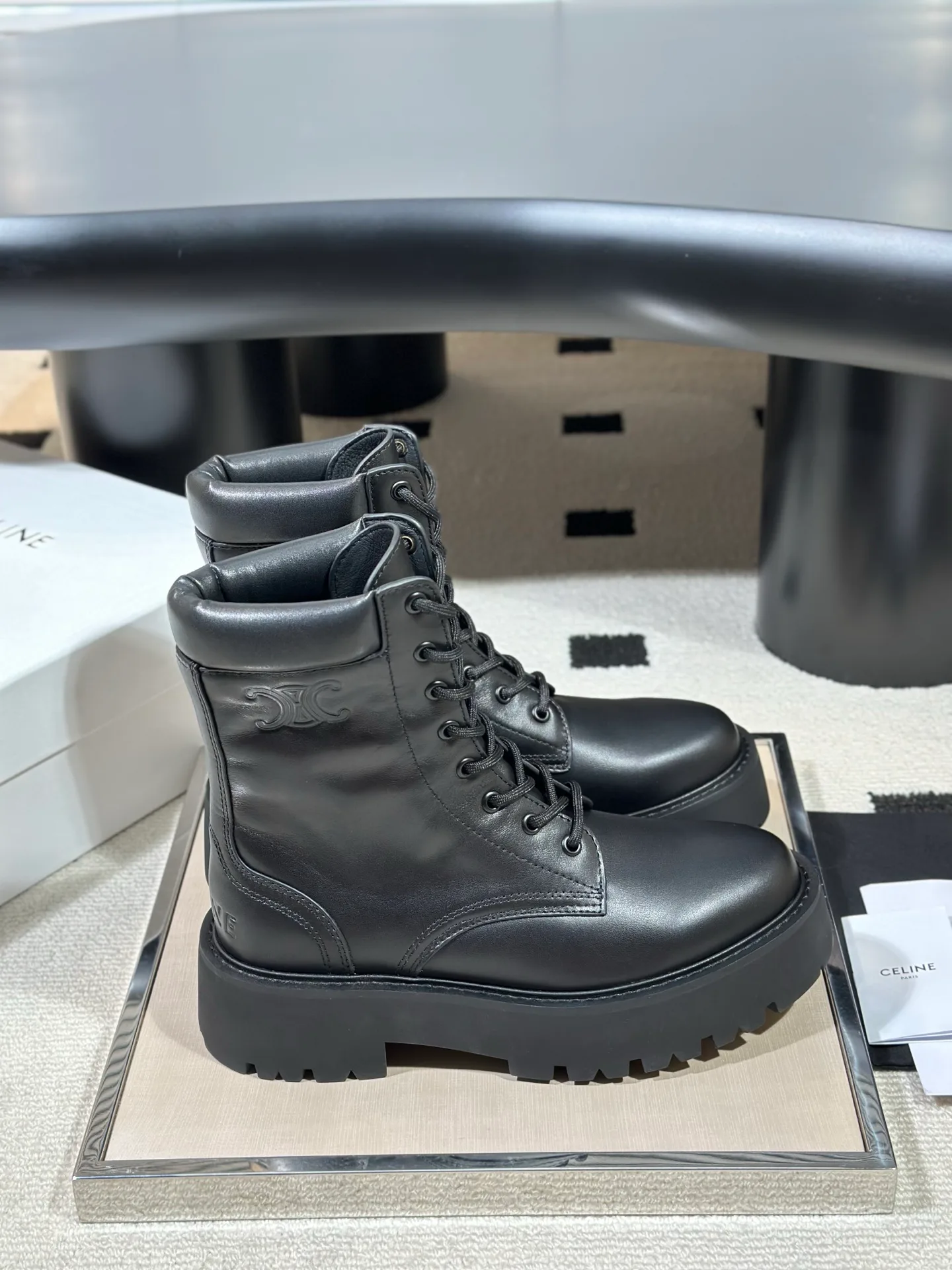 Ботинки Женские Celine 18041649