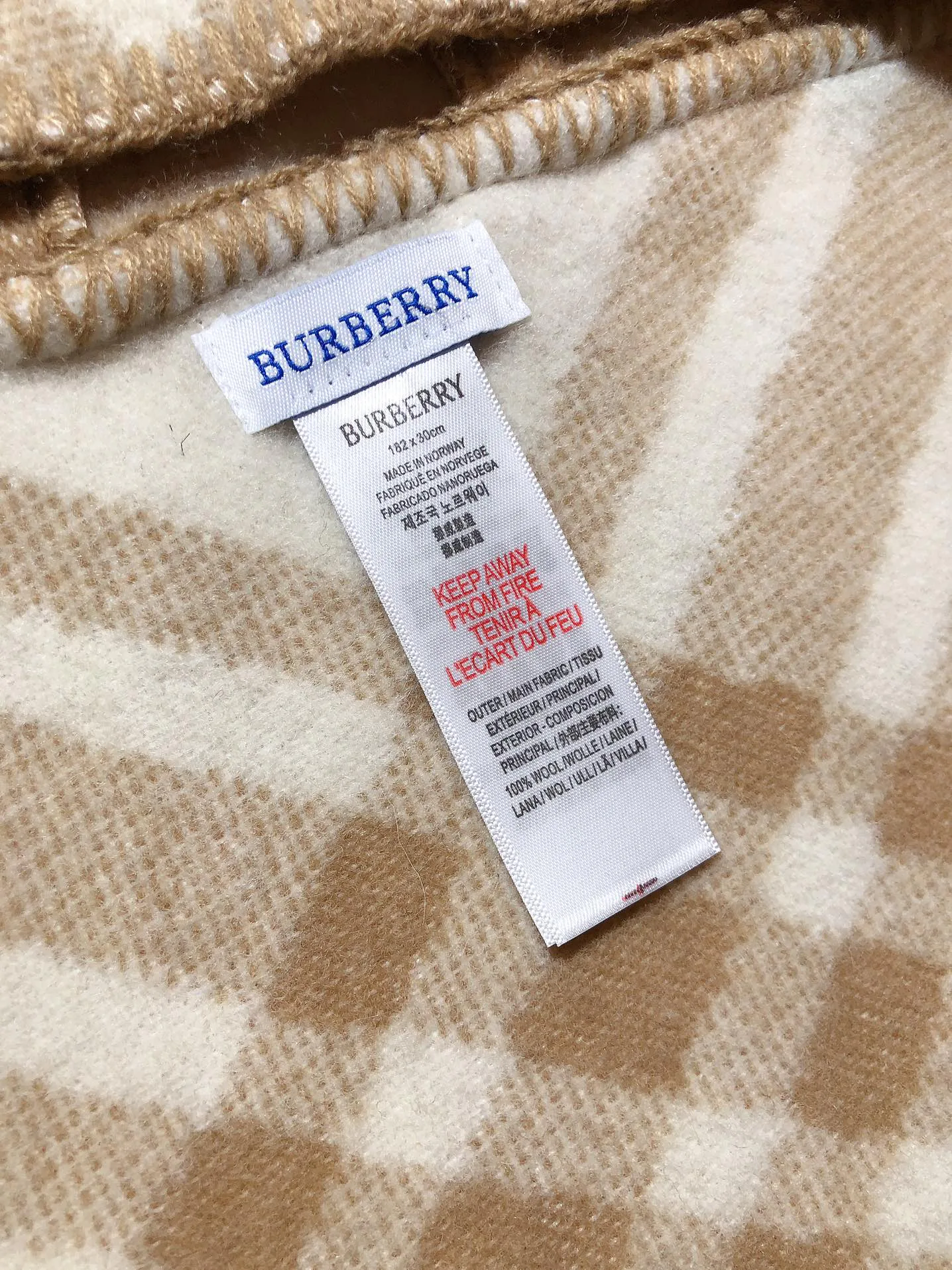 Шарфы Burberry 10178