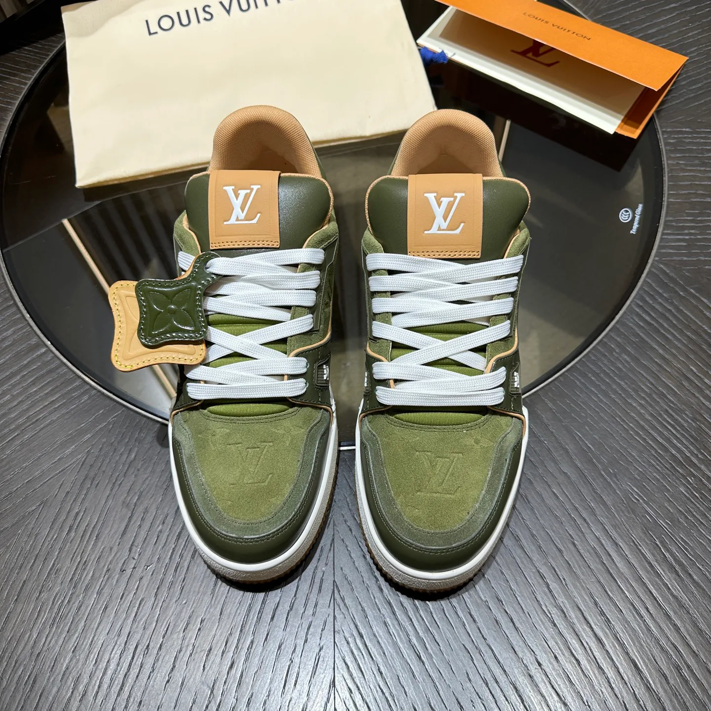 Кроссовки Мужские Louis Vuitton 18694034