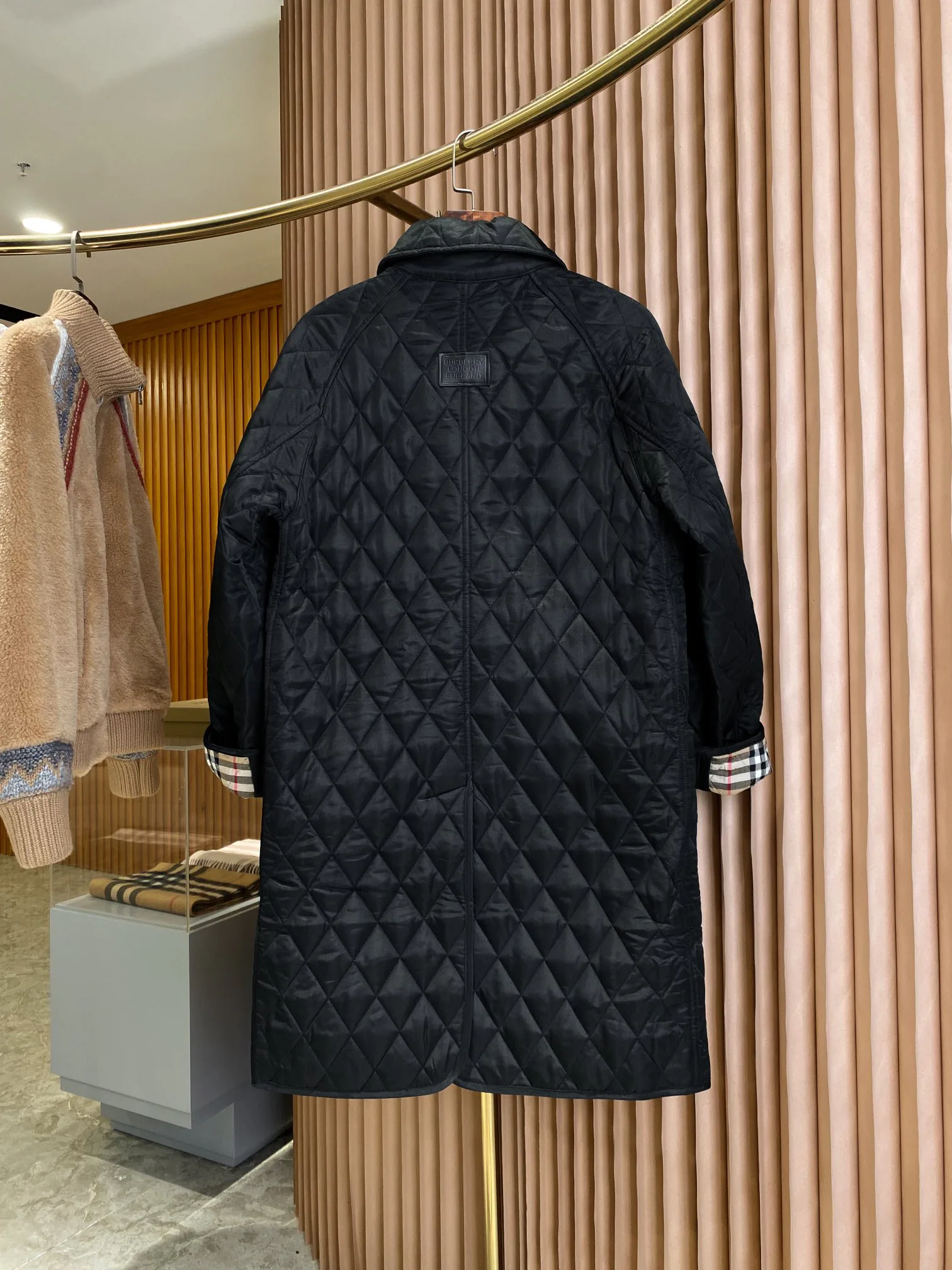 Куртки И Пуховики Женские Burberry 18277304