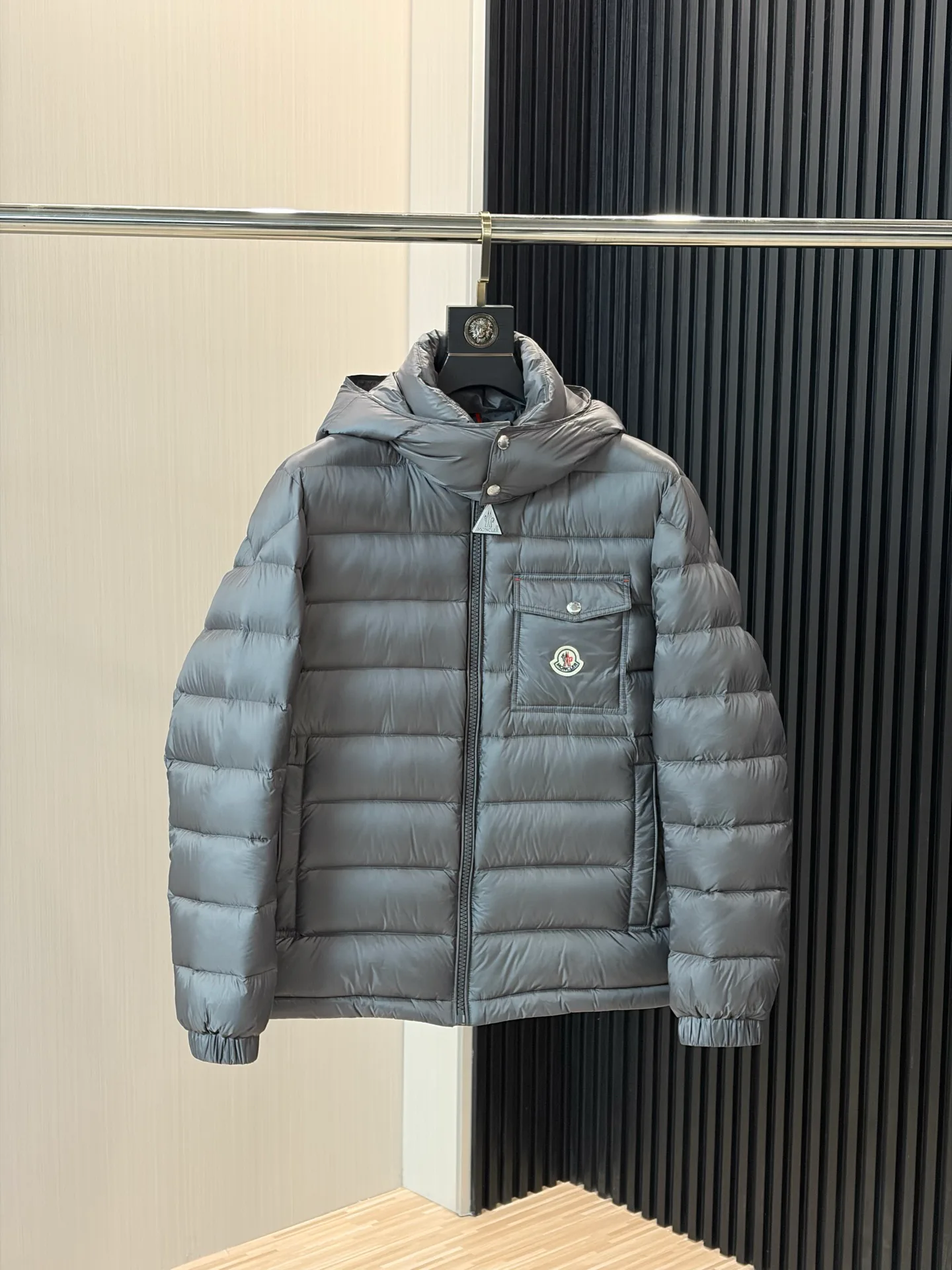Куртки И Пуховики Женские Moncler 18391740