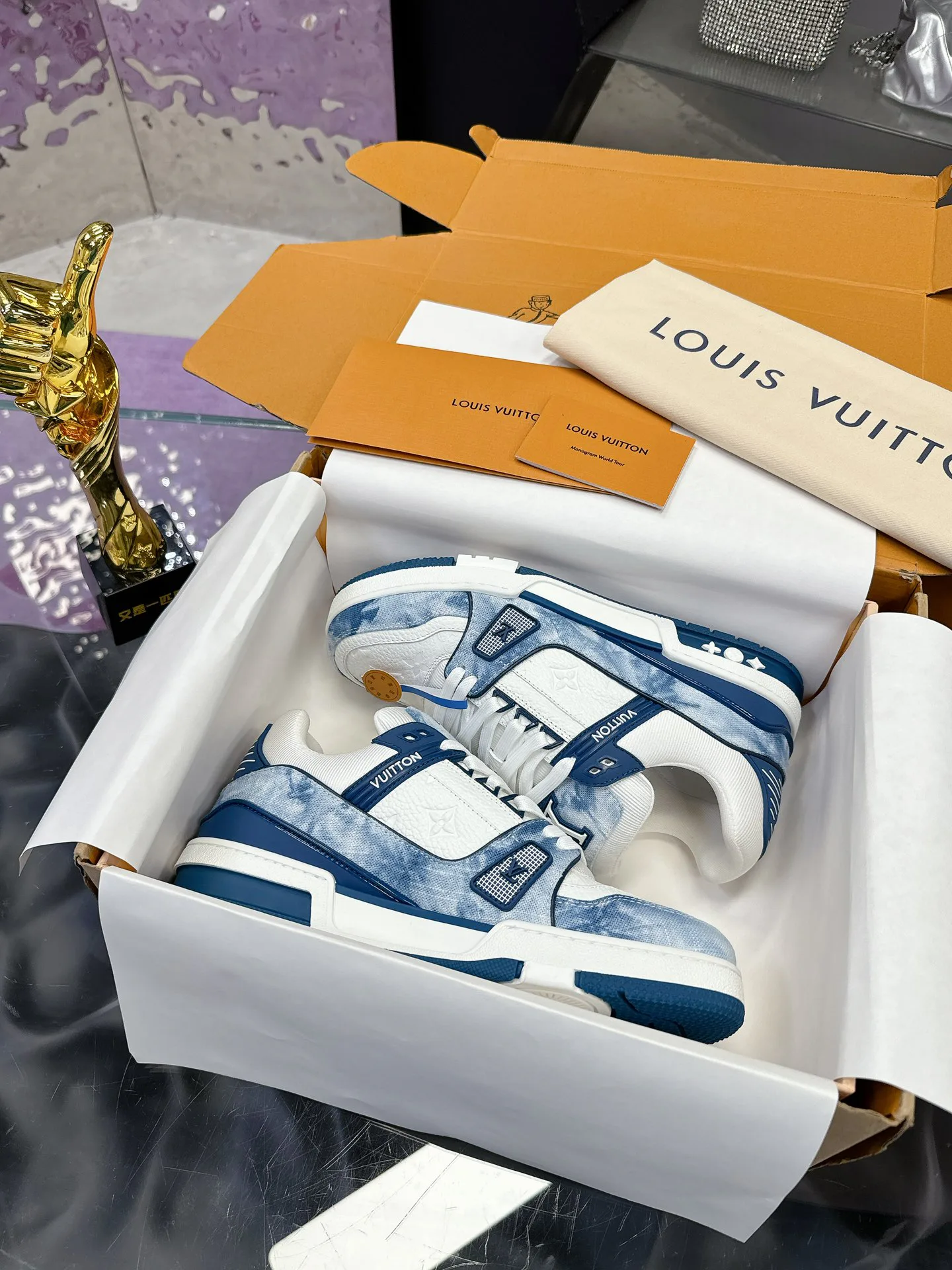 Кроссовки Женские Louis Vuitton 17530409