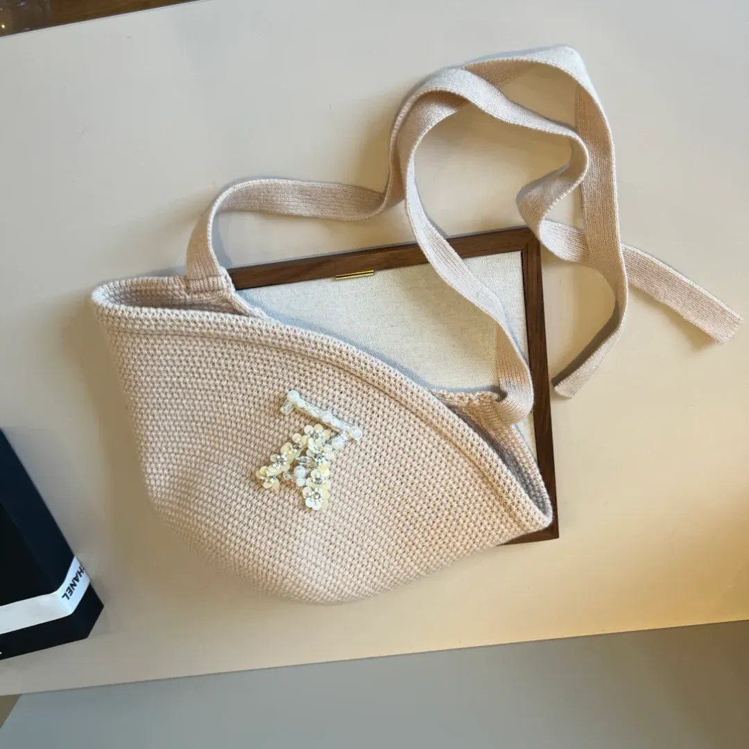 Головные Уборы Louis Vuitton 849136