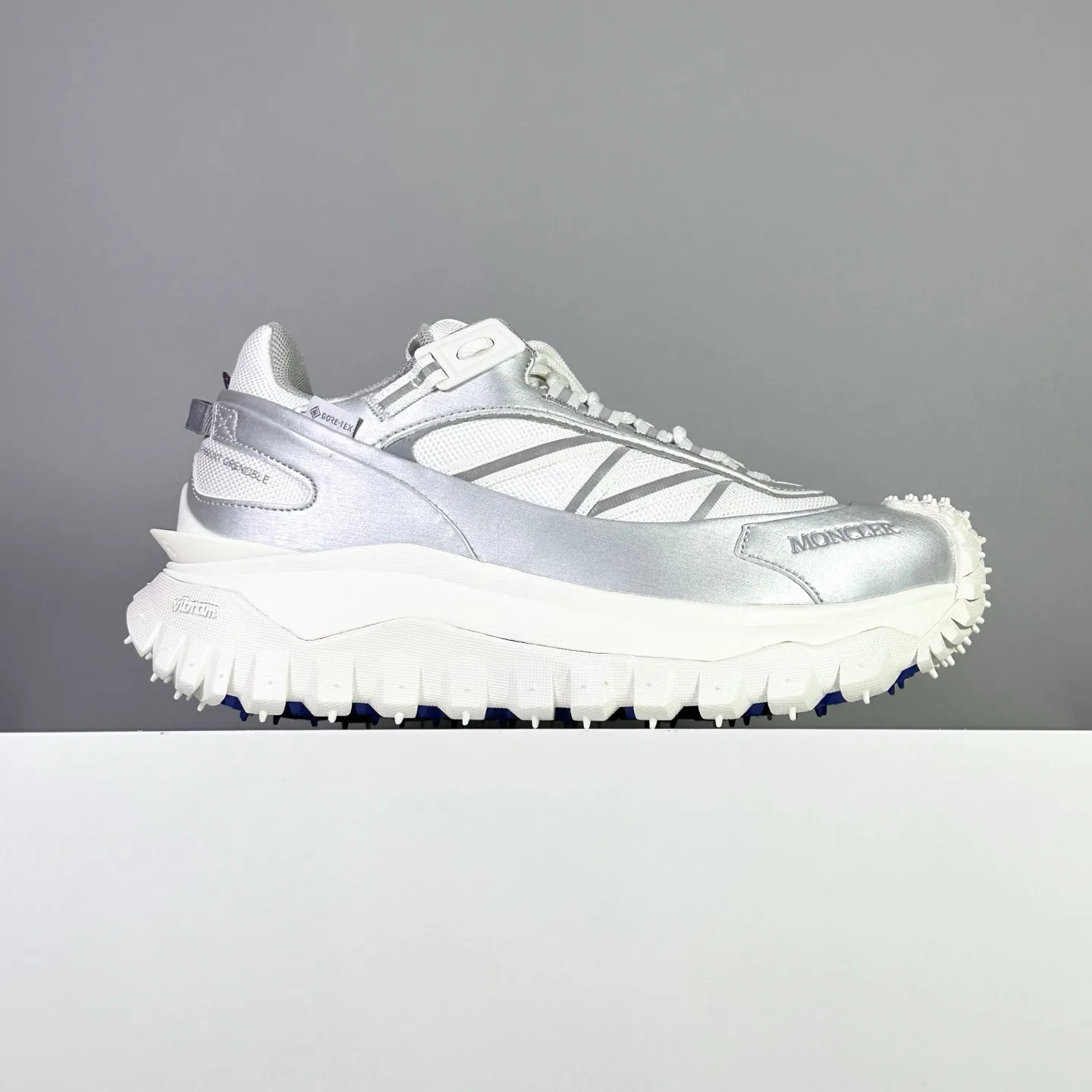 Кроссовки Женские Moncler 4462111