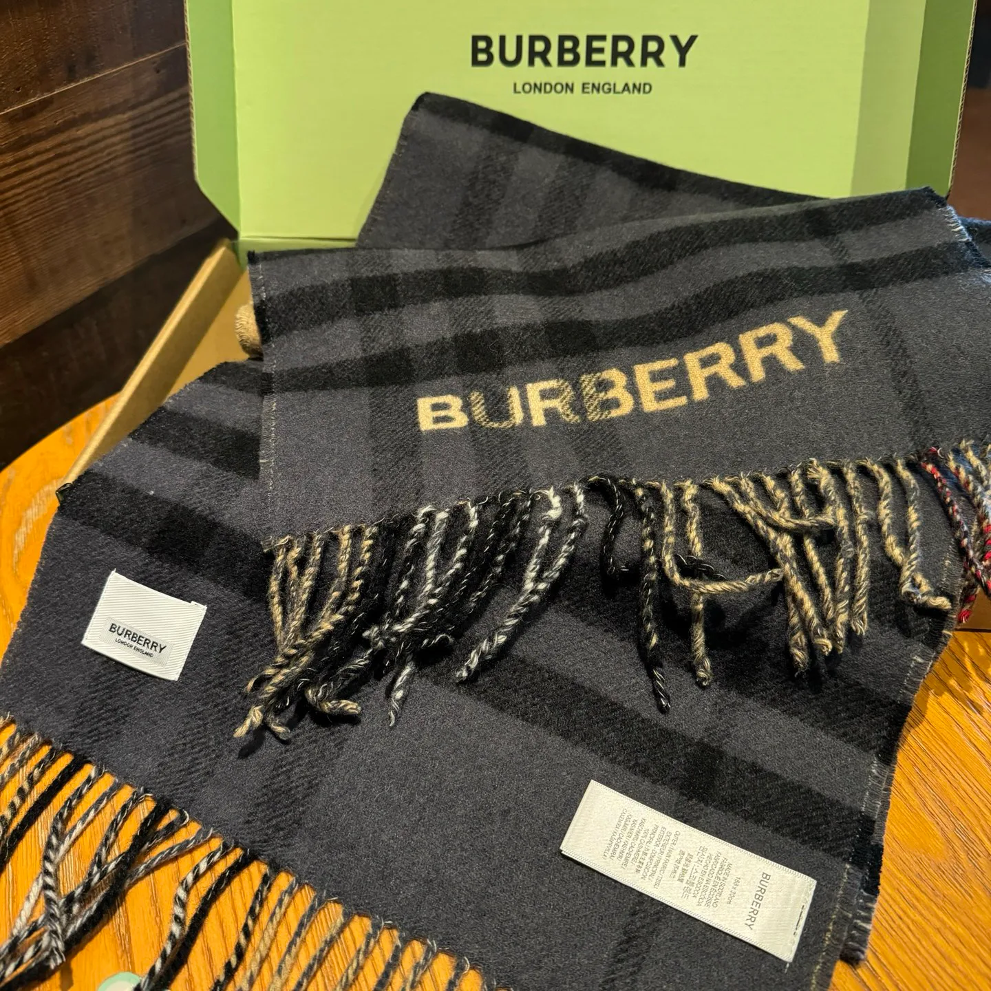 Шарфы Burberry 752683