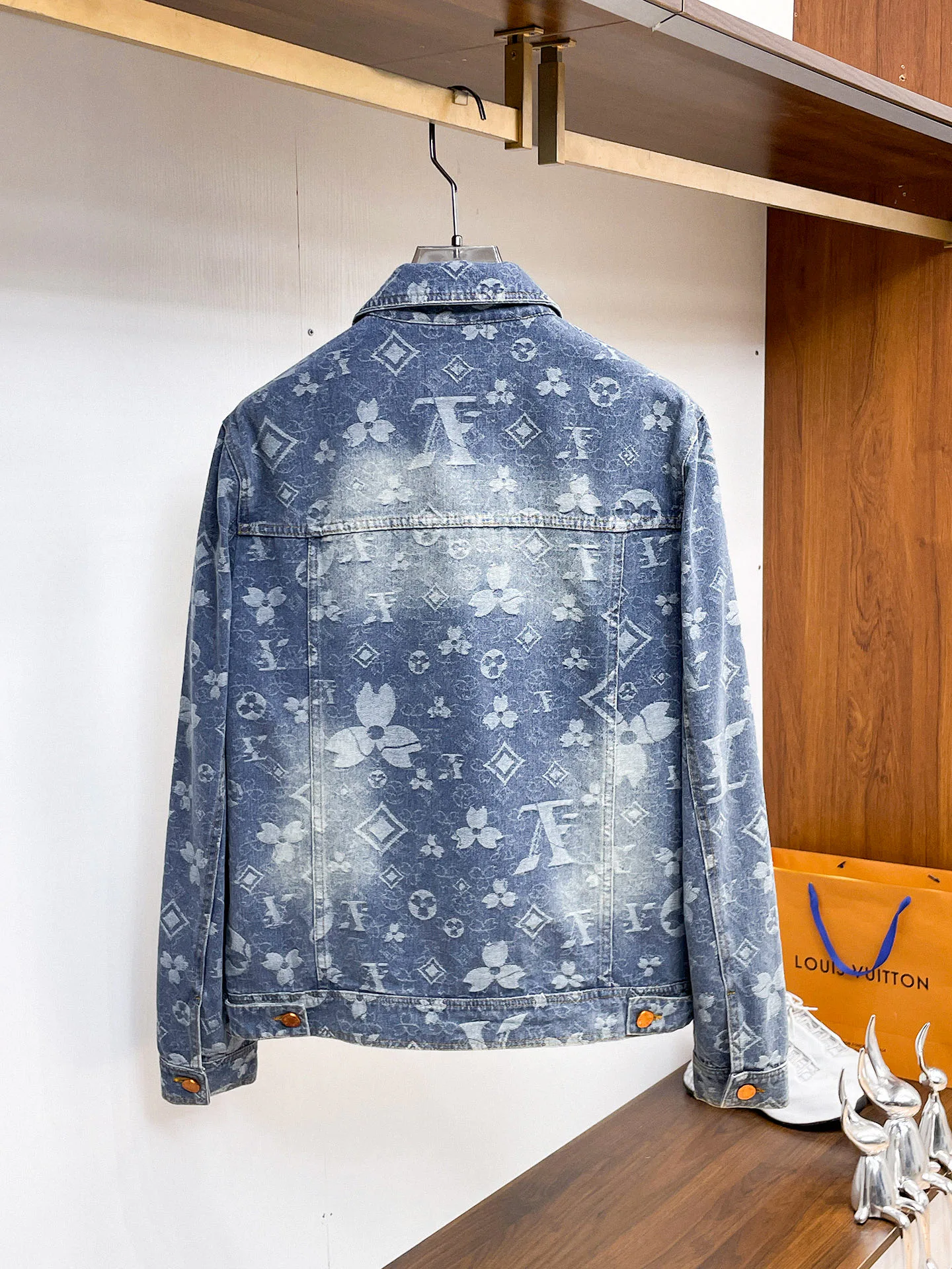 Куртки И Пуховики Мужские Louis Vuitton 18197217