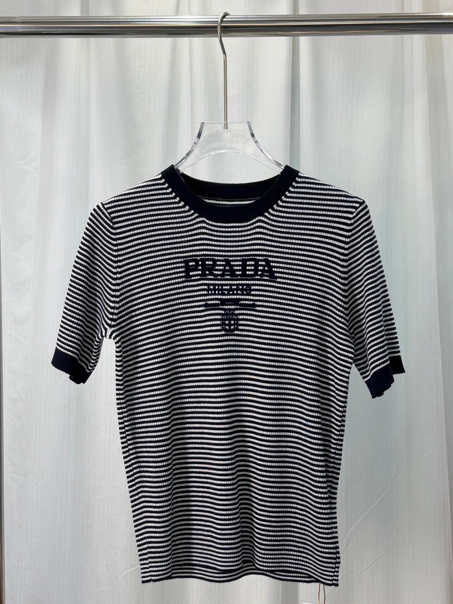 Футболки Женские Prada 13237505