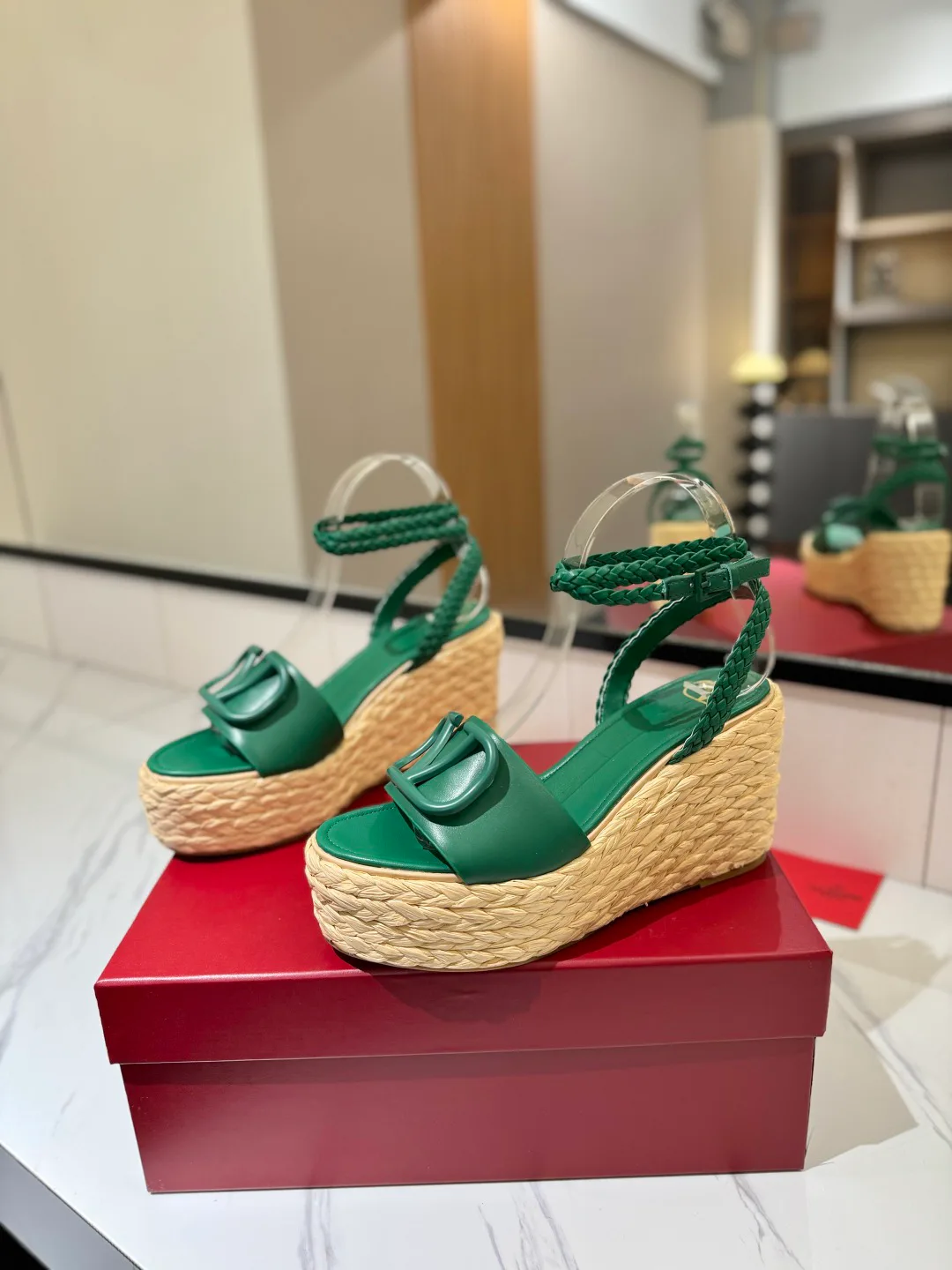 Босоножки Женские Valentino 17946612