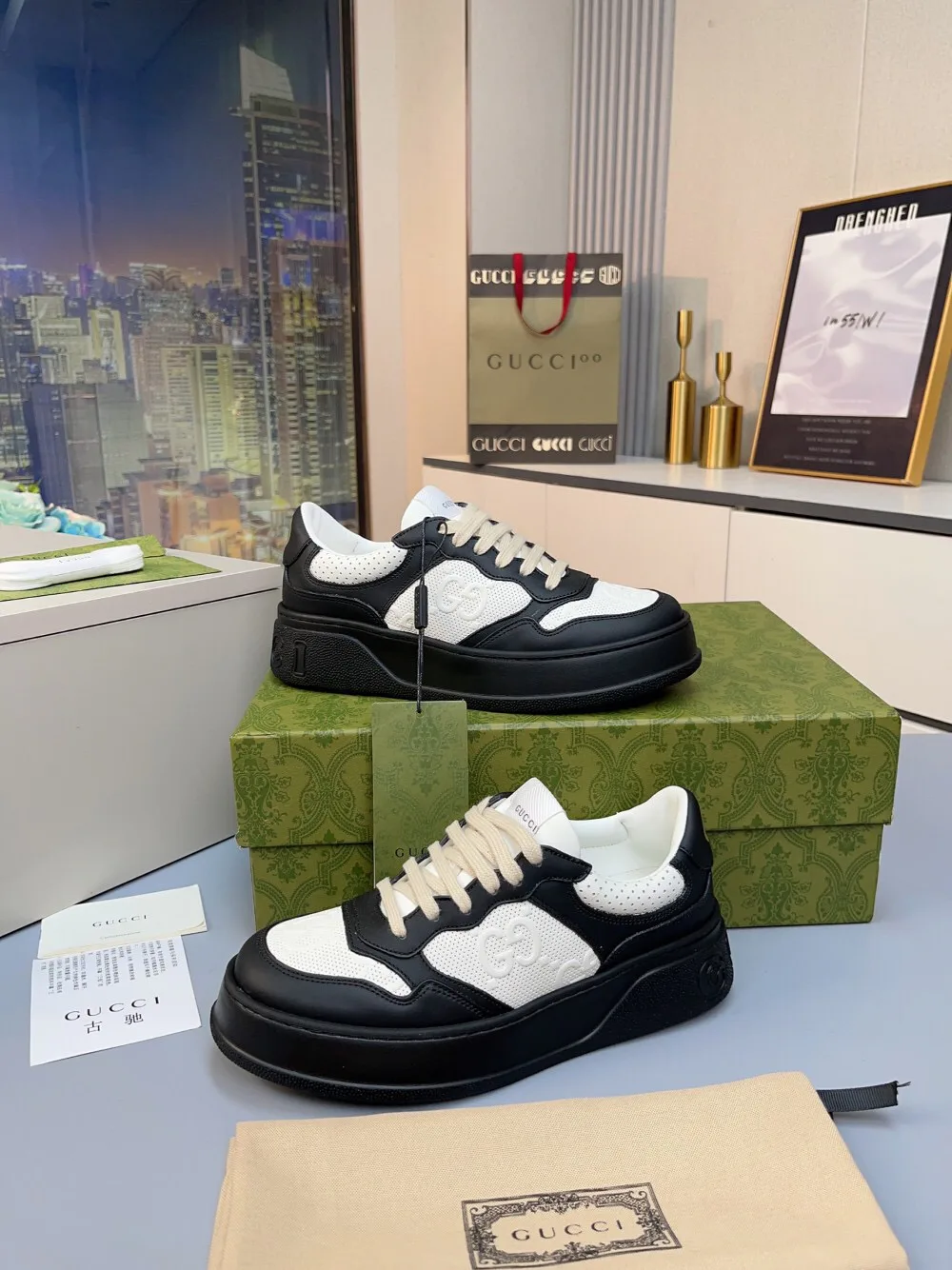 Кроссовки Женские Gucci 18369646