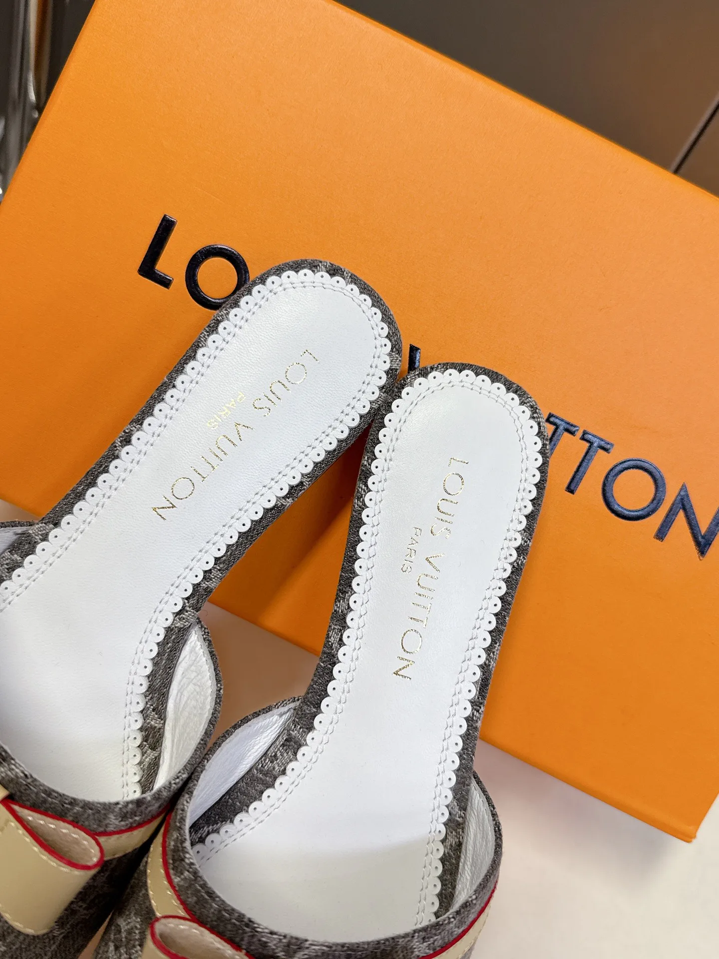 Туфли Женские Louis Vuitton 11458202
