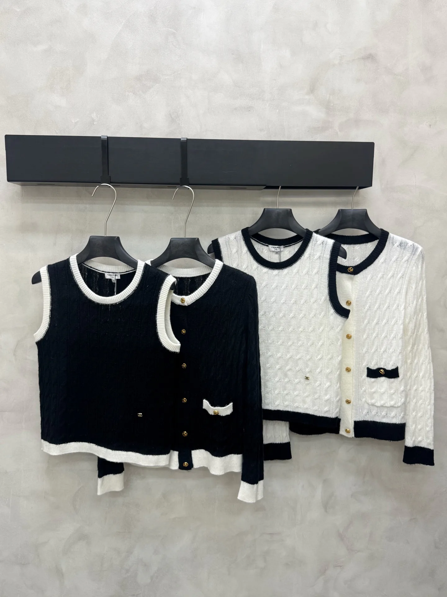 Жилеты Женские Chanel 18138283