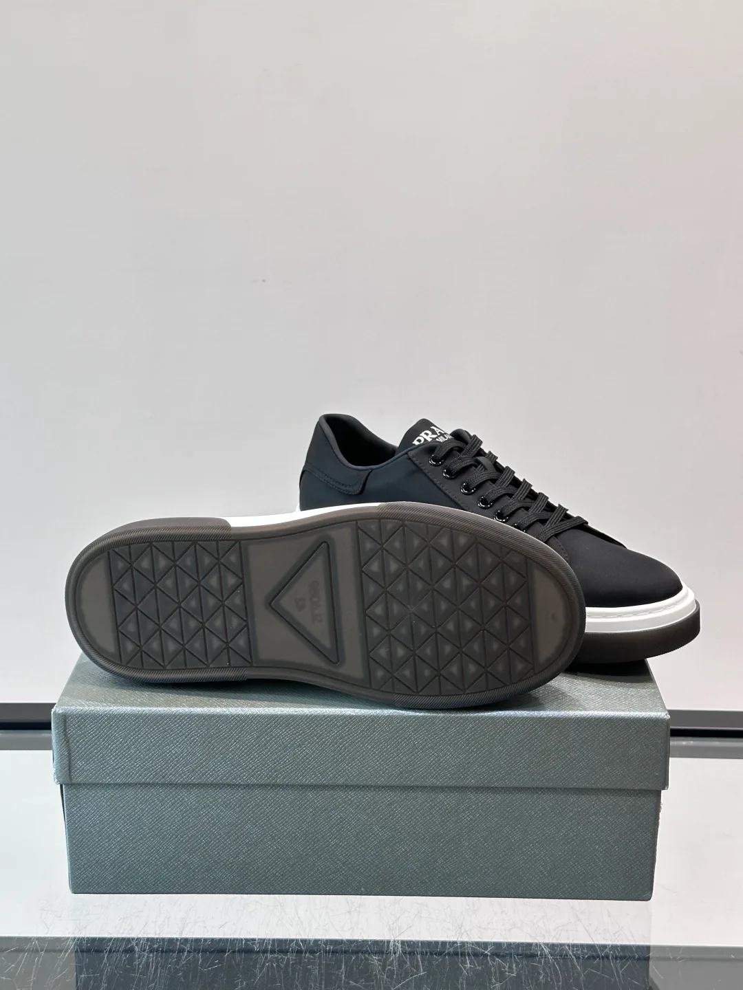 Кроссовки Мужские Prada 17913731