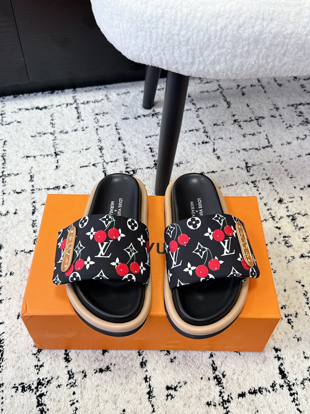 Шлепанцы Женские Louis Vuitton 1752815