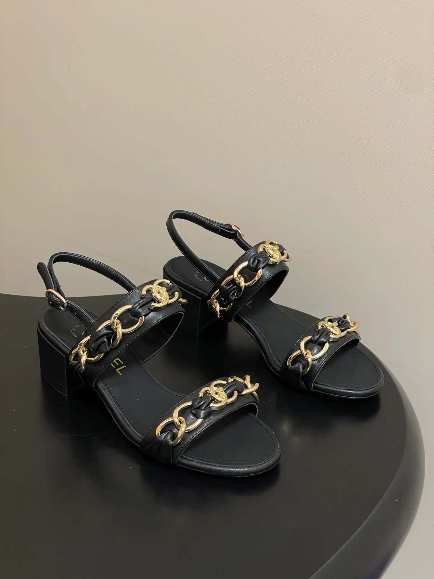 Босоножки Женские Chanel 10993852