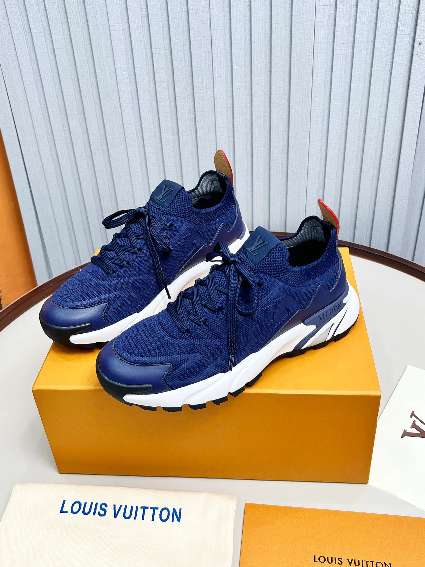 Кроссовки Мужские Louis Vuitton 11572348
