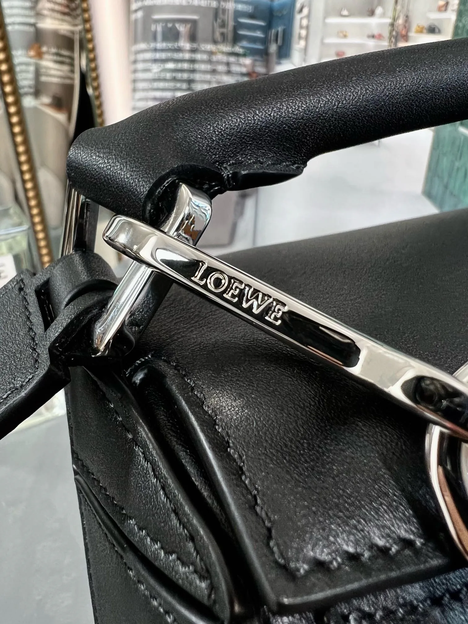 Классические Сумки Женские Loewe 18019411