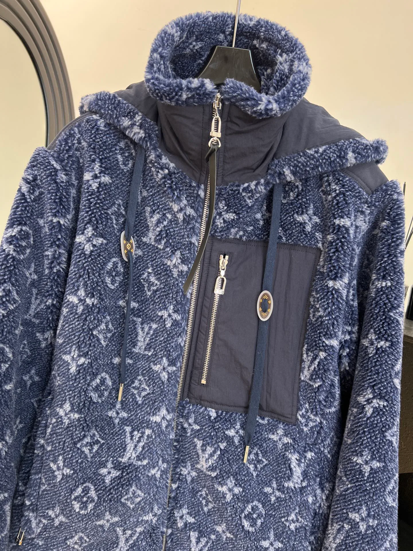 Куртки И Пуховики Женские Louis Vuitton 852479