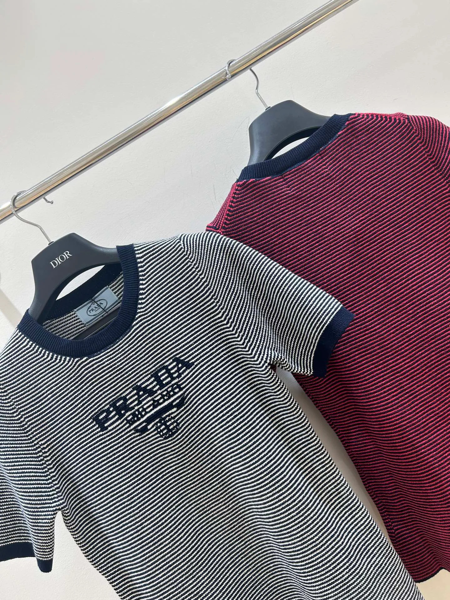 Футболки Женские Prada 17660685