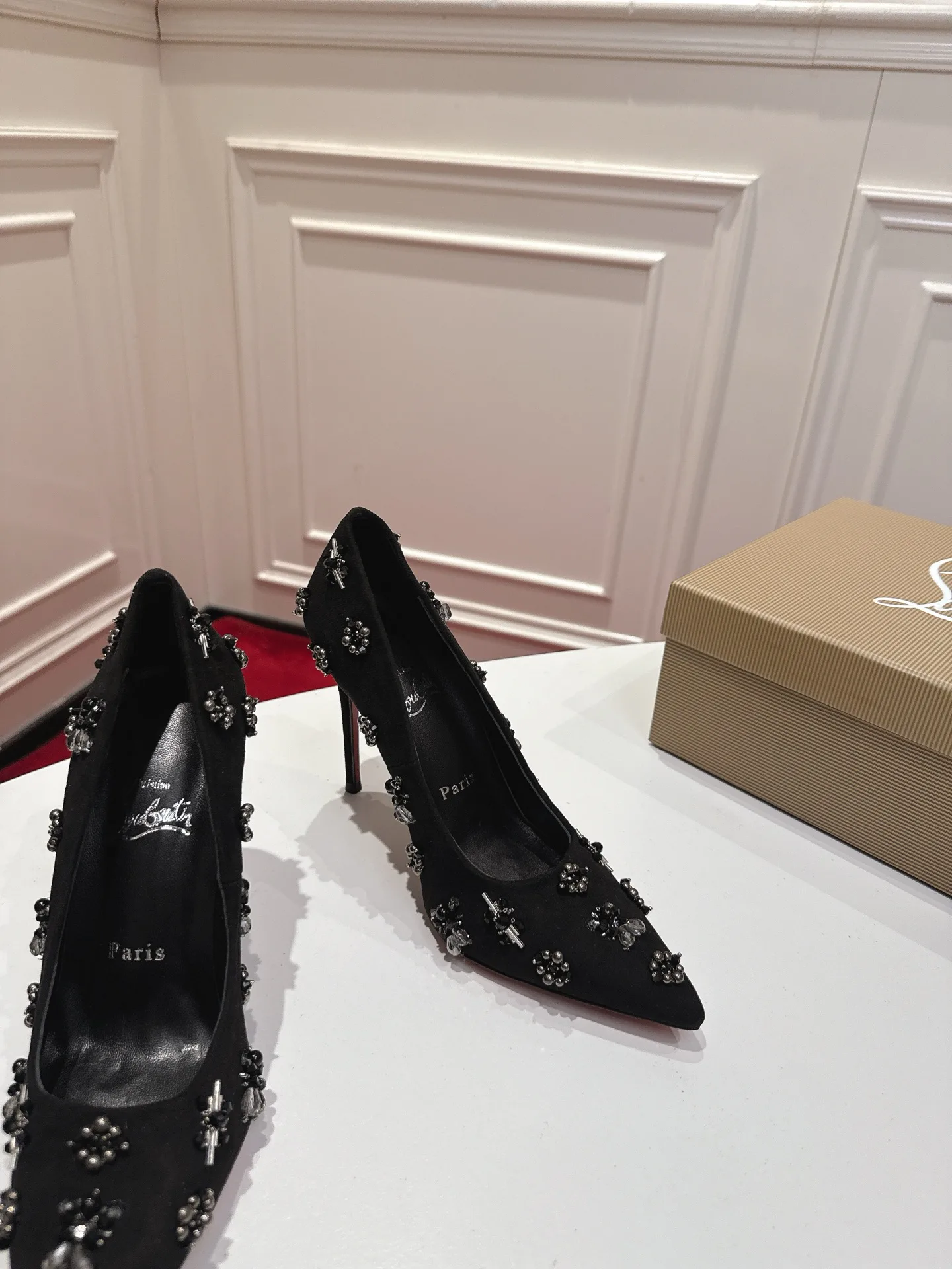 Туфли Женские Christian Louboutin 17057834