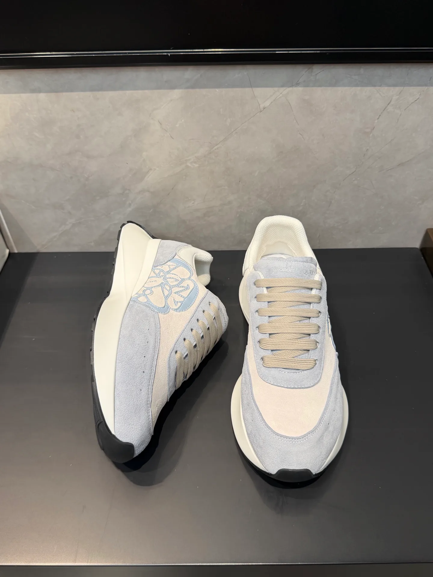 Кроссовки Женские Alexander Mcqueen 18363892