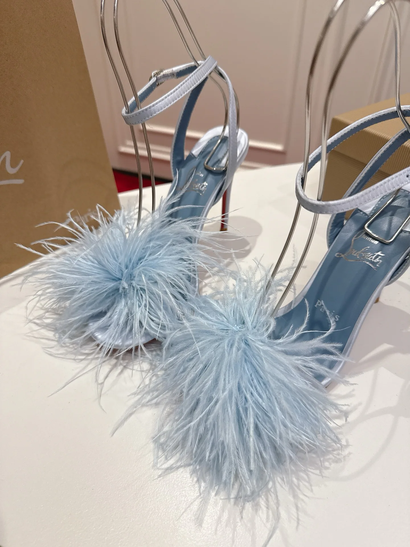 Туфли Женские Christian Louboutin 17057873