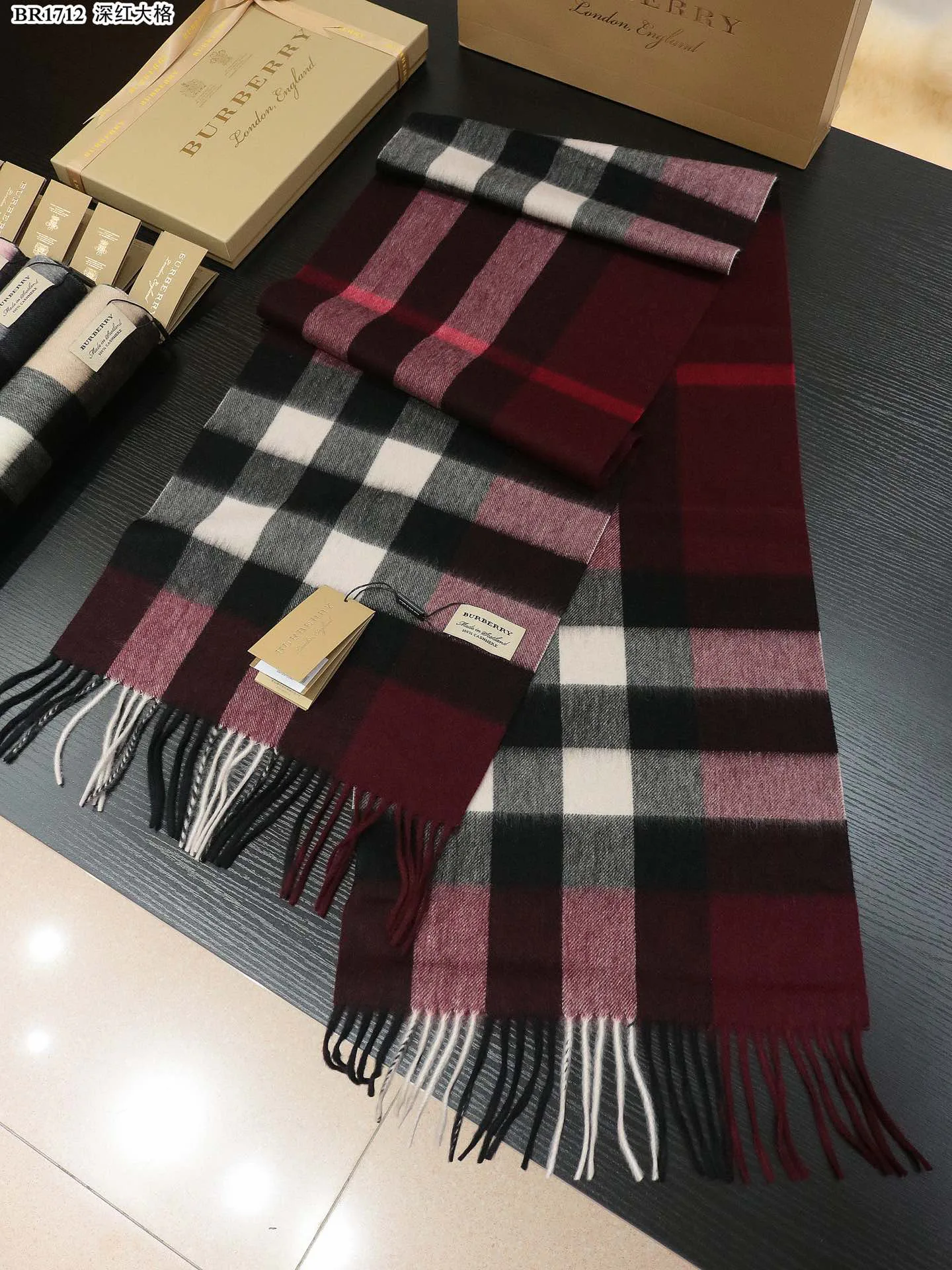 Шарфы Burberry 2588555