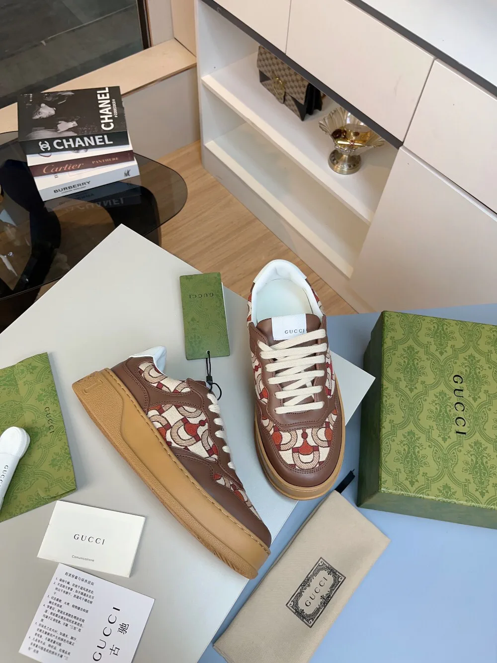 Кроссовки Женские Gucci 18369636