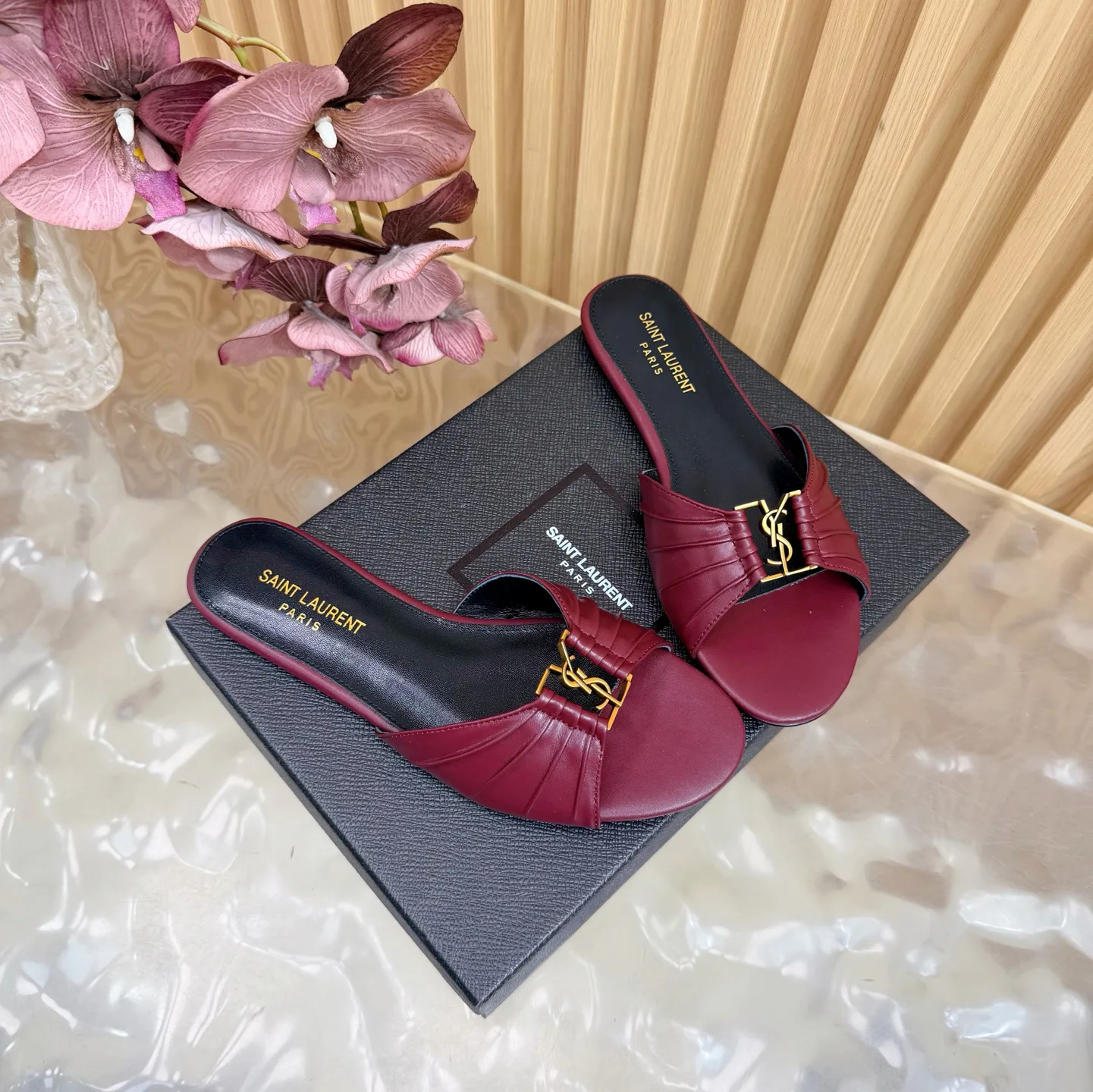 Шлепанцы Женские Saint Laurent 12859206