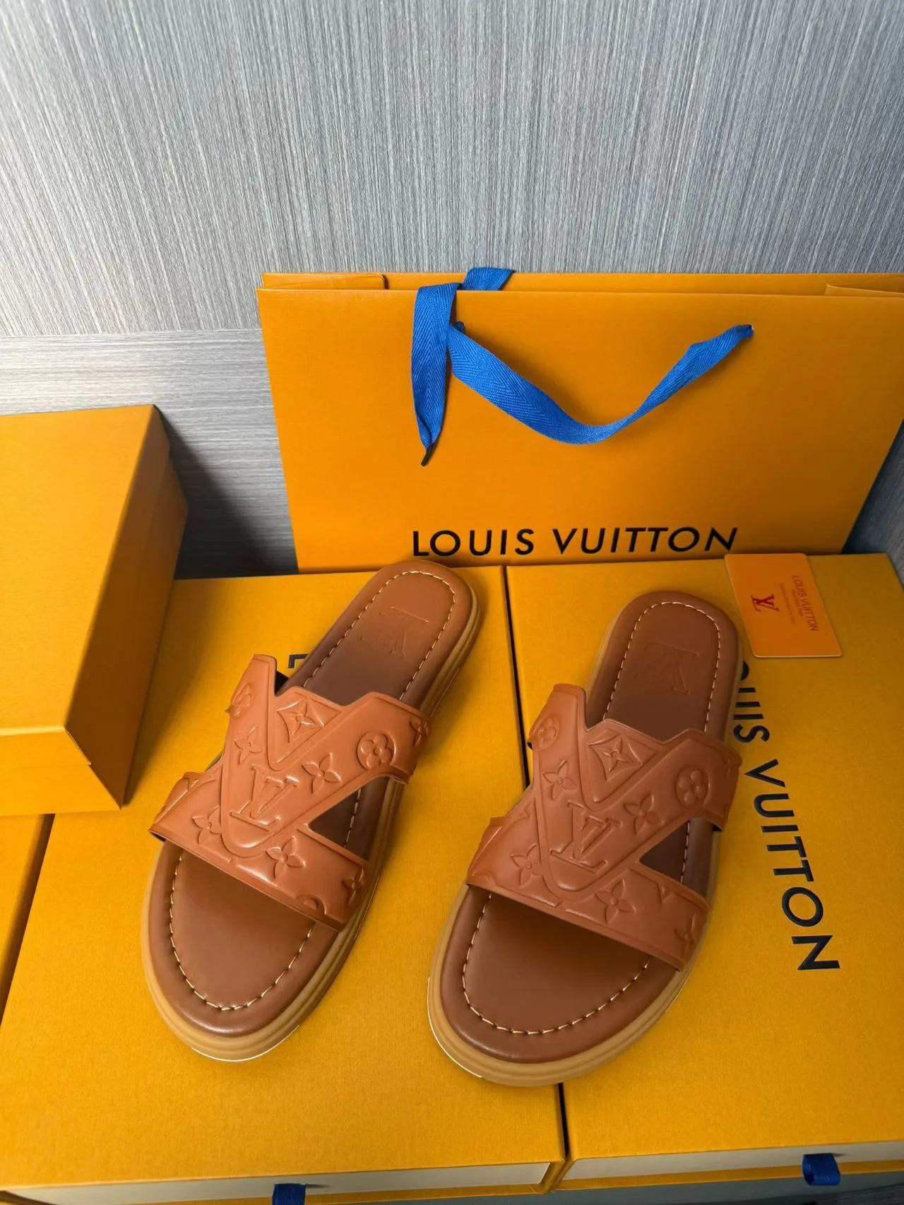 Шлепанцы Женские Louis Vuitton 1310631