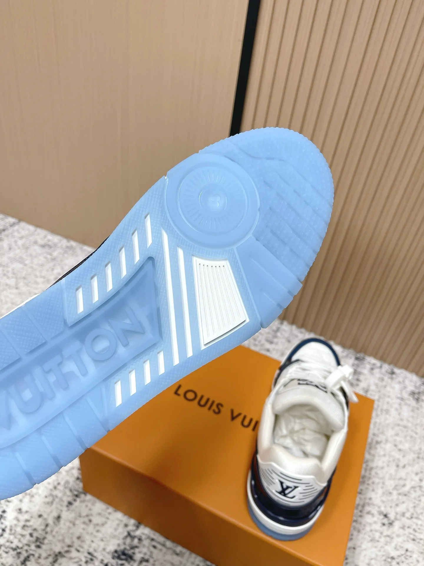 Кроссовки Женские Louis Vuitton 517637