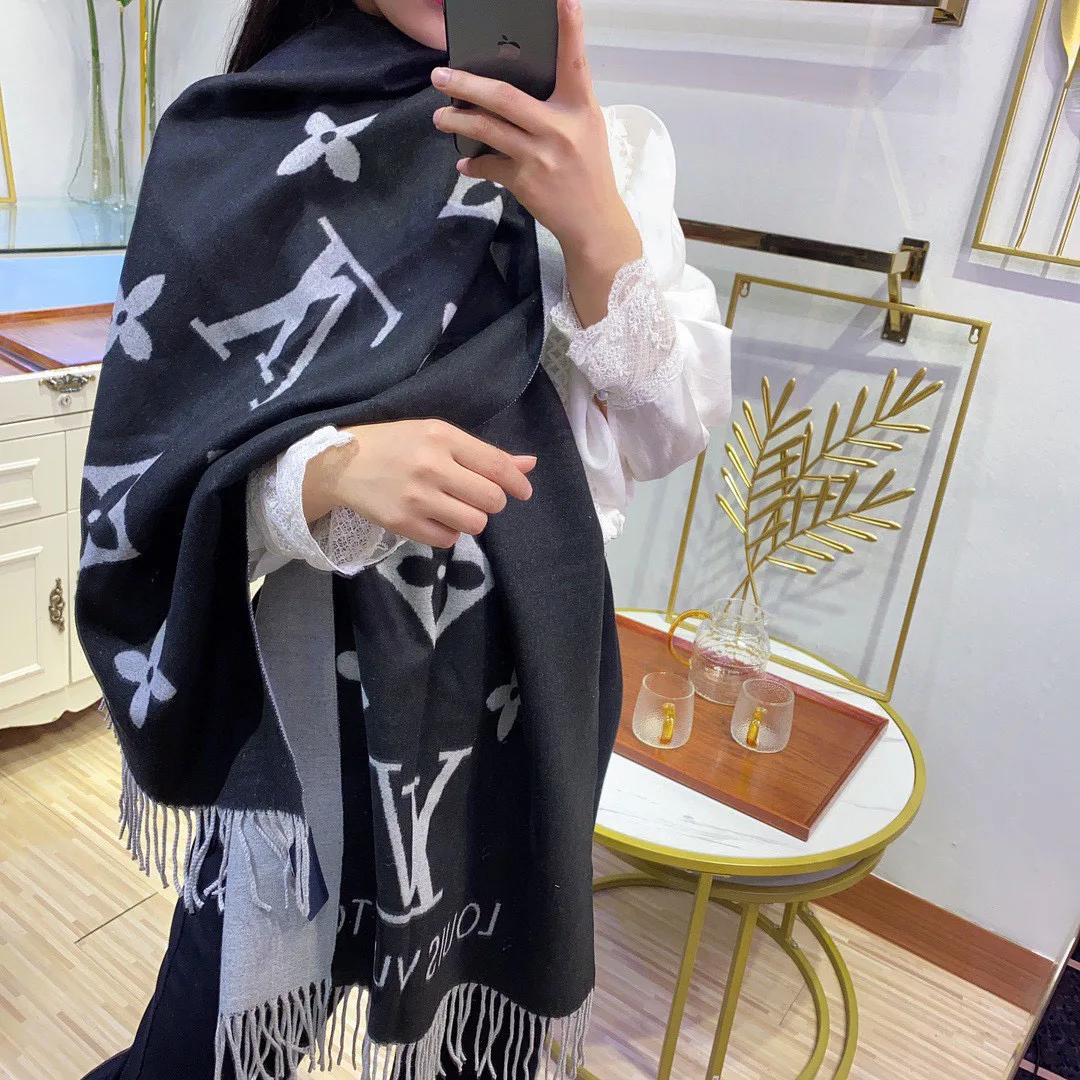 Шарфы Louis Vuitton 18105680