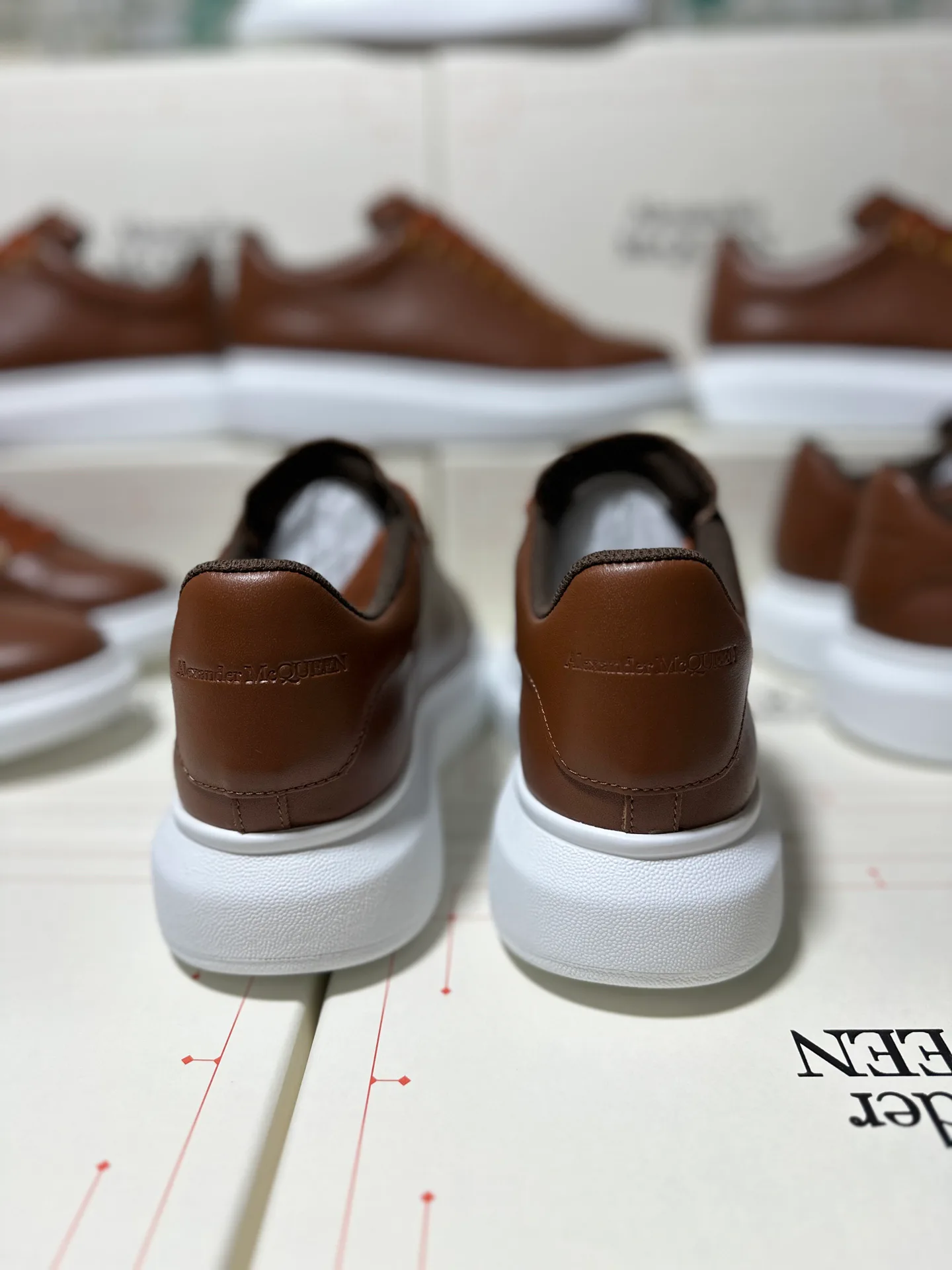 Кроссовки Женские Alexander Mcqueen 18616782