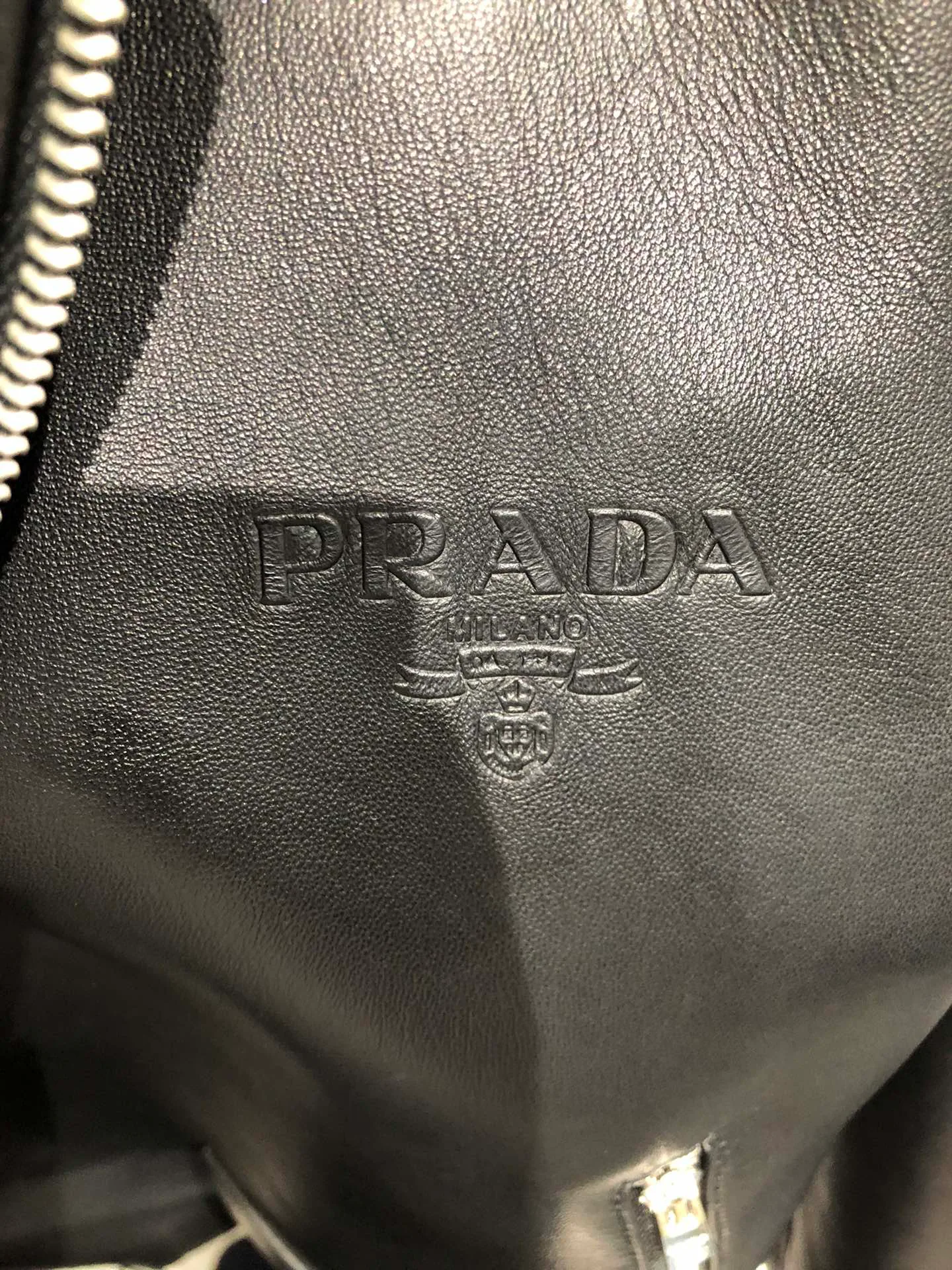 Кожаные Куртки И Дублёнки Женские Prada 18090499
