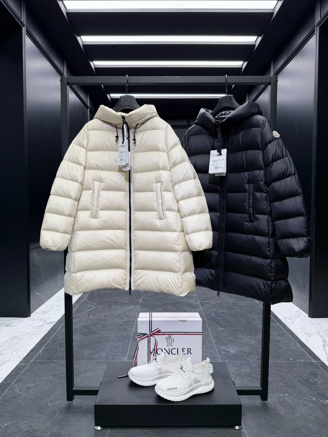 Куртки И Пуховики Женские Moncler 18725338
