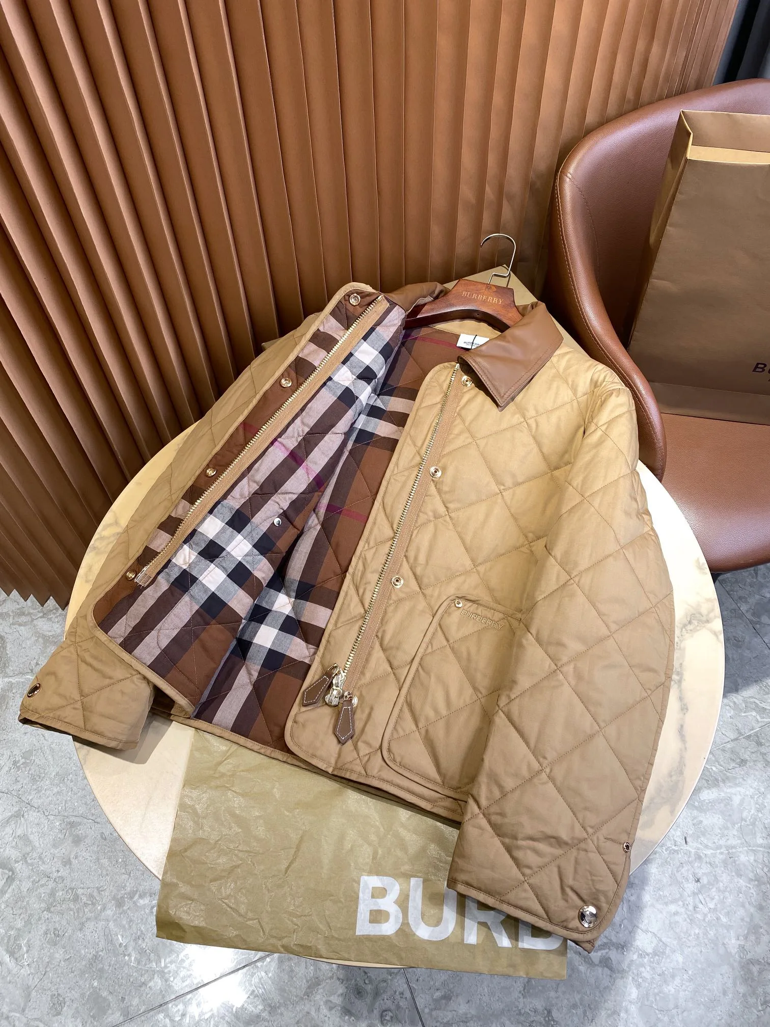 Куртки И Пуховики Женские Burberry 17998761