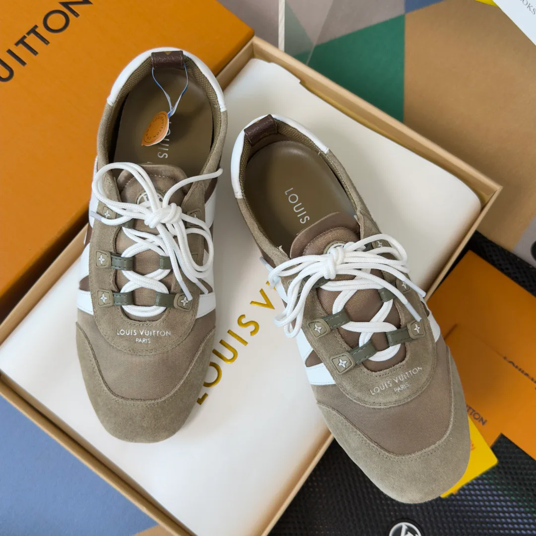 Кроссовки Женские Louis Vuitton 11916900