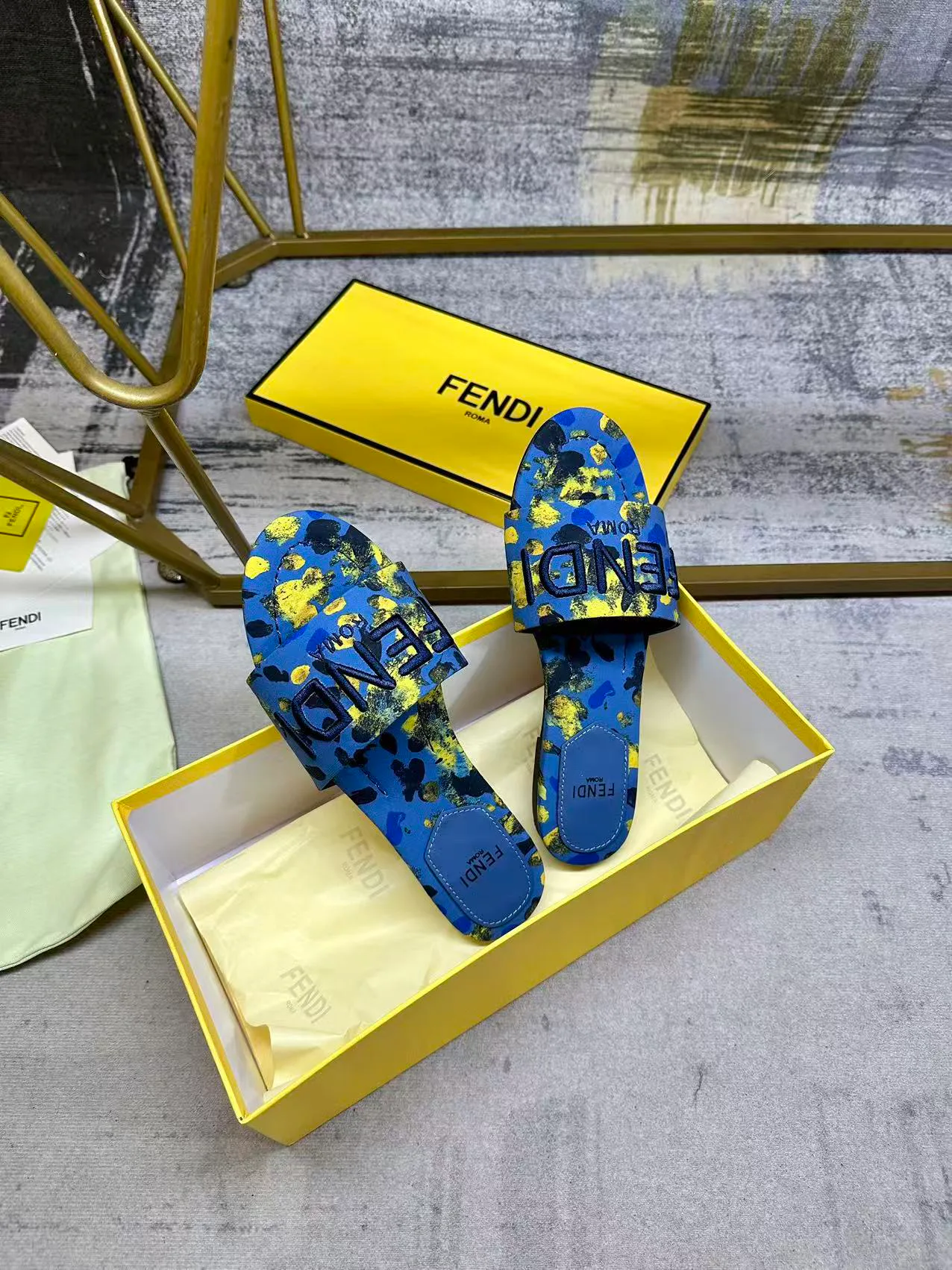 Шлепанцы Женские Fendi 9856750