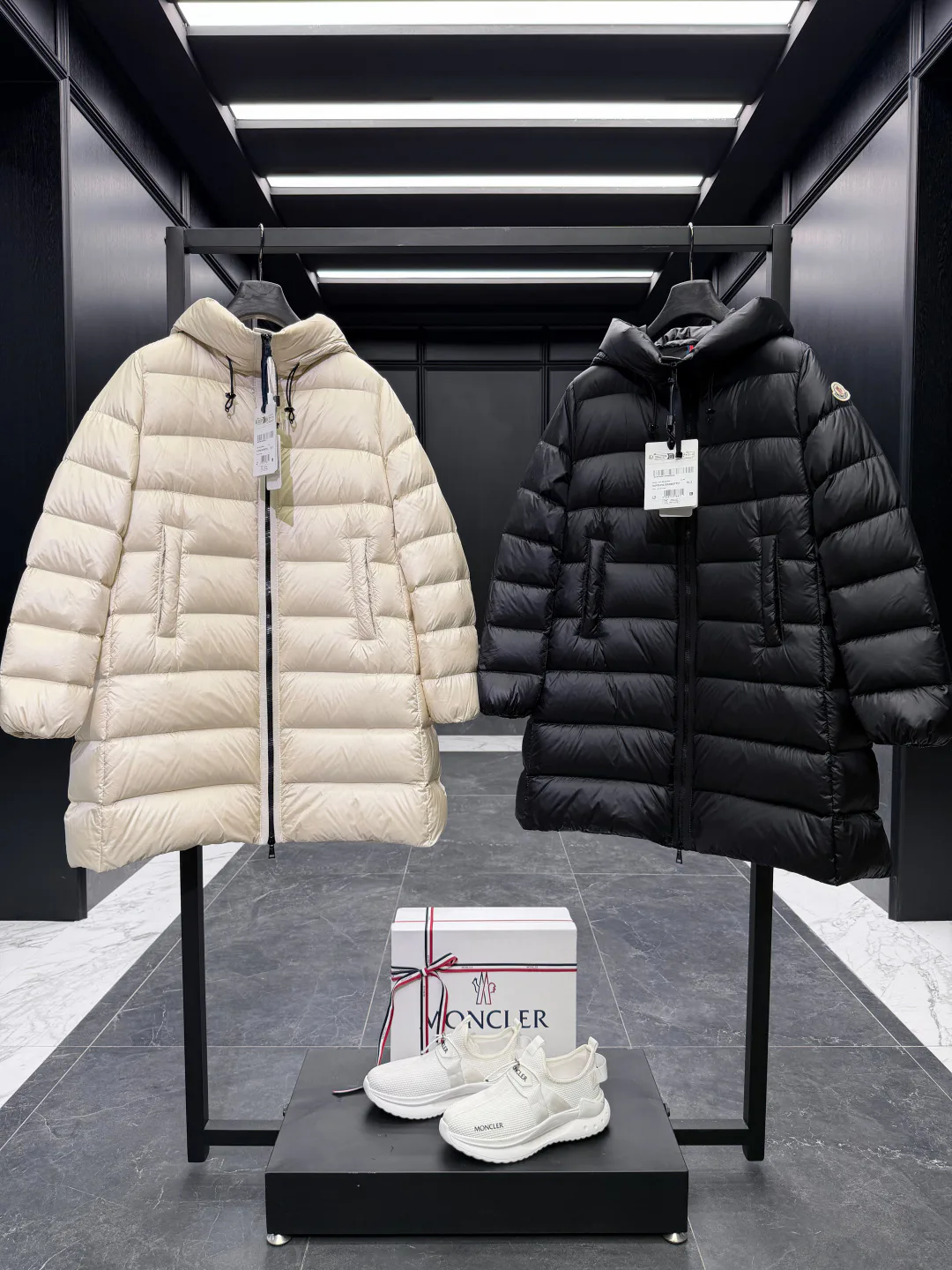 Куртки И Пуховики Женские Moncler 18725338