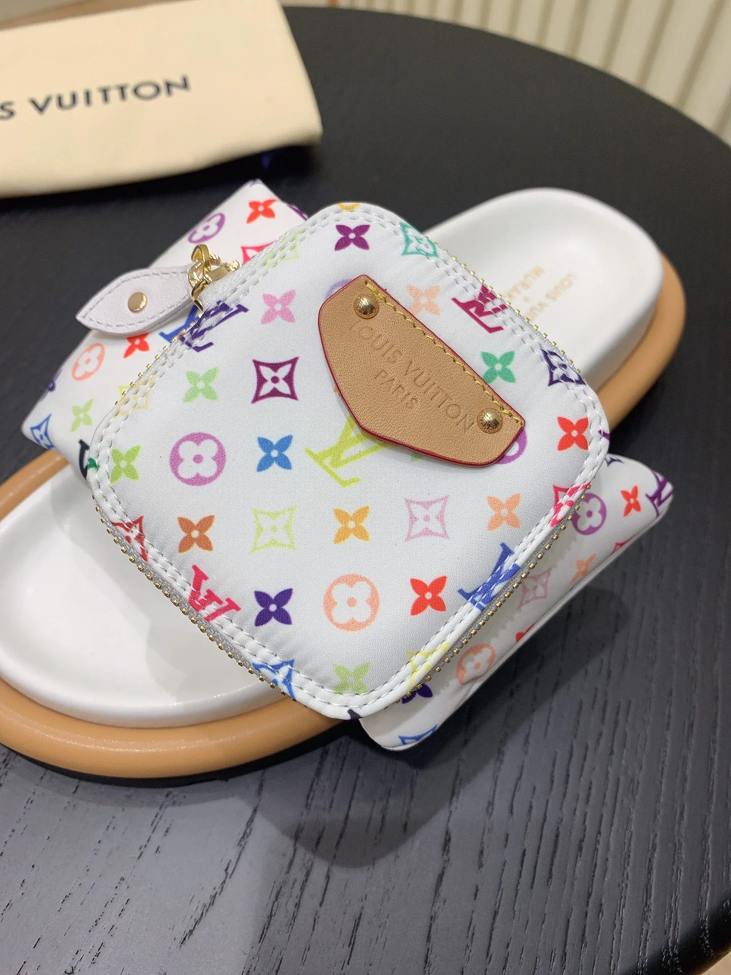 Шлепанцы Женские Louis Vuitton 1834479