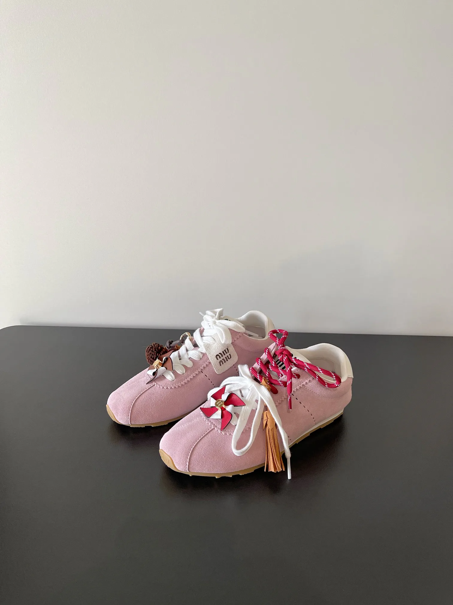 Кроссовки Женские Miu Miu 18703408