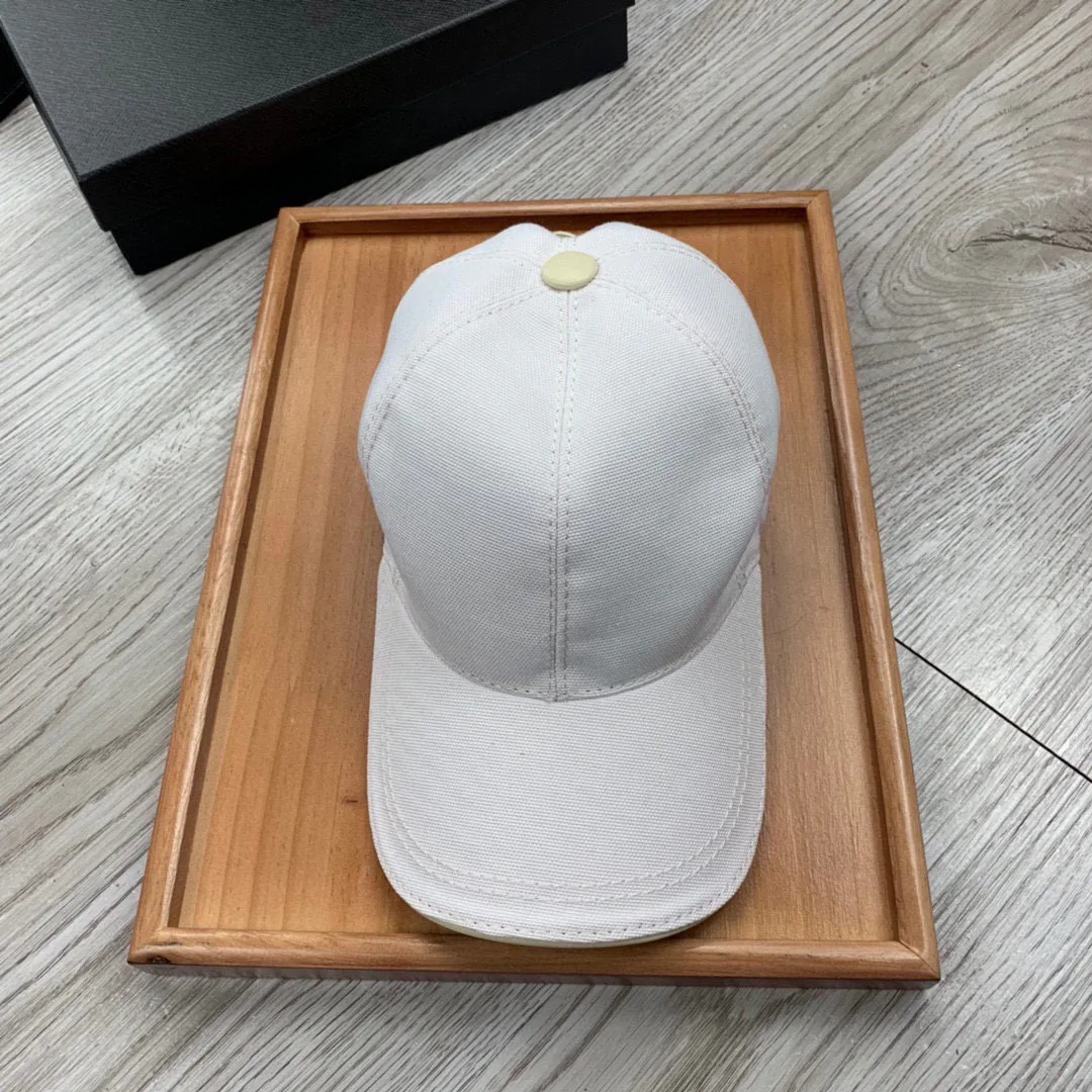 Головные Уборы Christian Dior 12882077