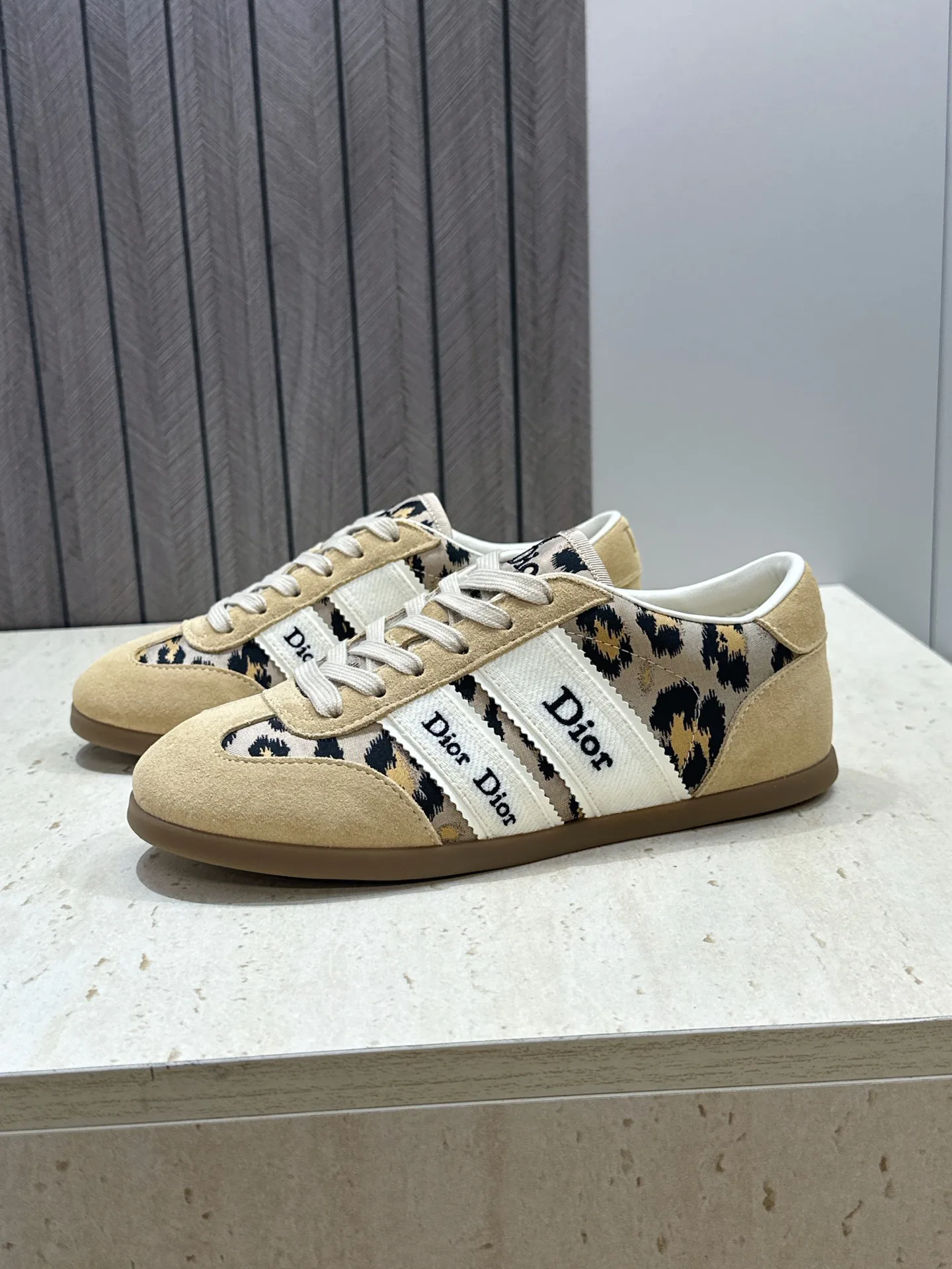 Кроссовки Женские Christian Dior 17612348