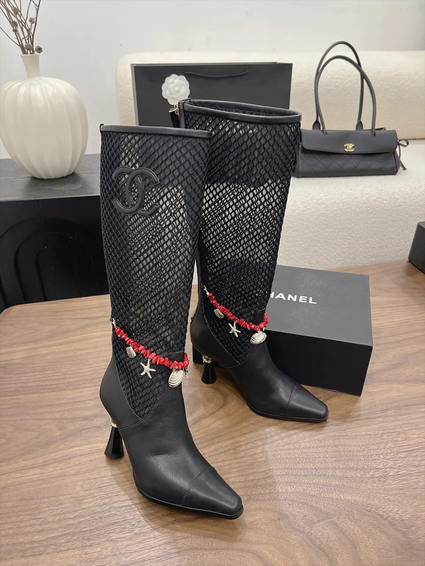 Сапоги Женские Chanel 18223429